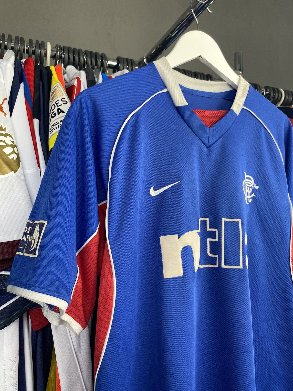 Nike 2001/02 NIKE RANGERS #9 MILLER SOCCER FOOTBALL JERSEY SHIRT Size US L / EU 52-54 / 3 - 3 Thumbnail