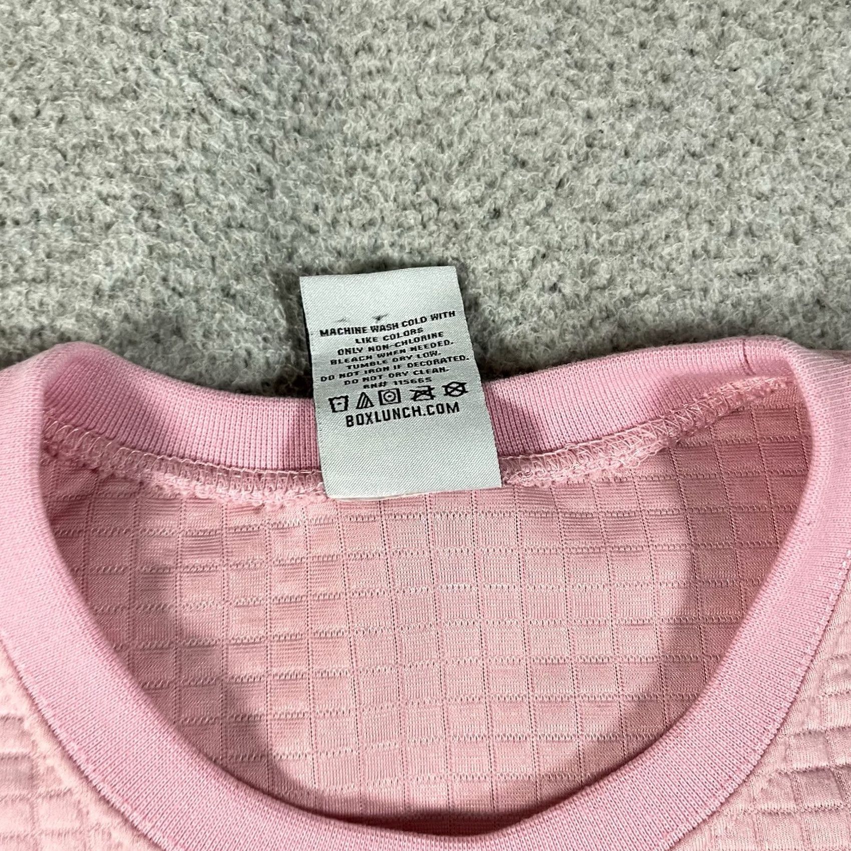 Vintage Hello Kitty Sanrio Sweatshirt 2XL Pink Long Sleeve Pullover Women 2XL Sweatshirt Sanrio Logo 90s Anime Cartoon BoxLunch Exclusive Size XXL / US 16-18 / IT 52-54 - 3 Thumbnail