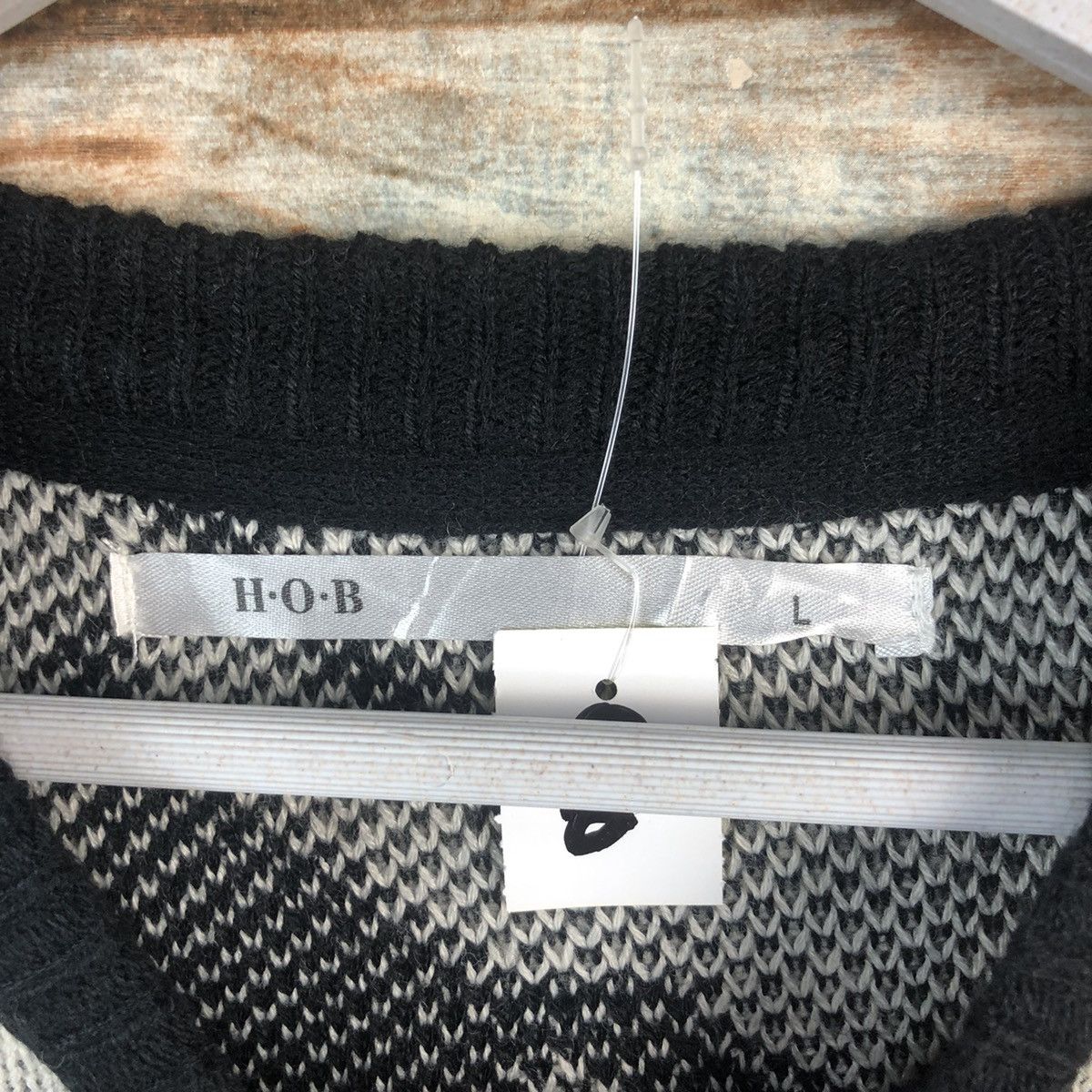 Vintage DLL H.O.B White Black star sweatshirt Knitwear #C037 Size US L / EU 52-54 / 3 - 9 Thumbnail