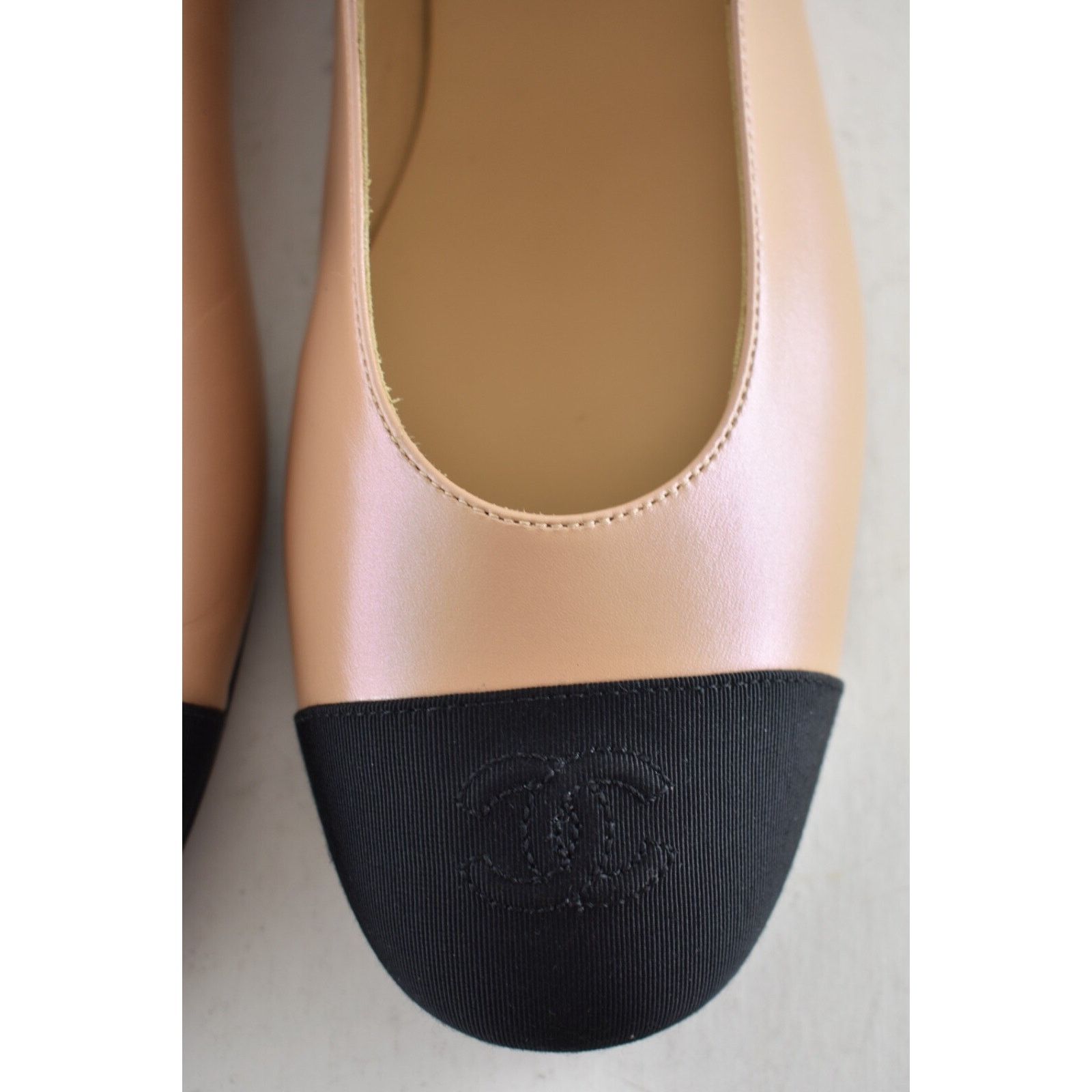 Chanel Chanel 24S Iridescent Beige Double Strap Pearl CC Logo Size US 12 / IT 42 - 11 Thumbnail
