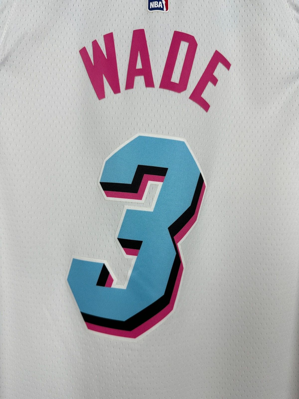 NBA Nike Miami Heat Swingman Vice City Dwyane Wade Jersey Size US S / EU 44-46 / 1 - 14 Thumbnail