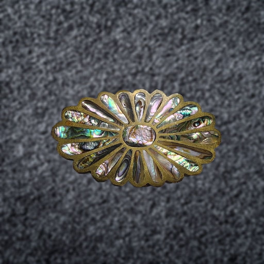 Vintage VINTAGE Handmade Brass Abalone Shell Flower Belt Buckle Accessories for Men Women 60s 70s 80s 90s Size ONE SIZE - 1 Thumbnail