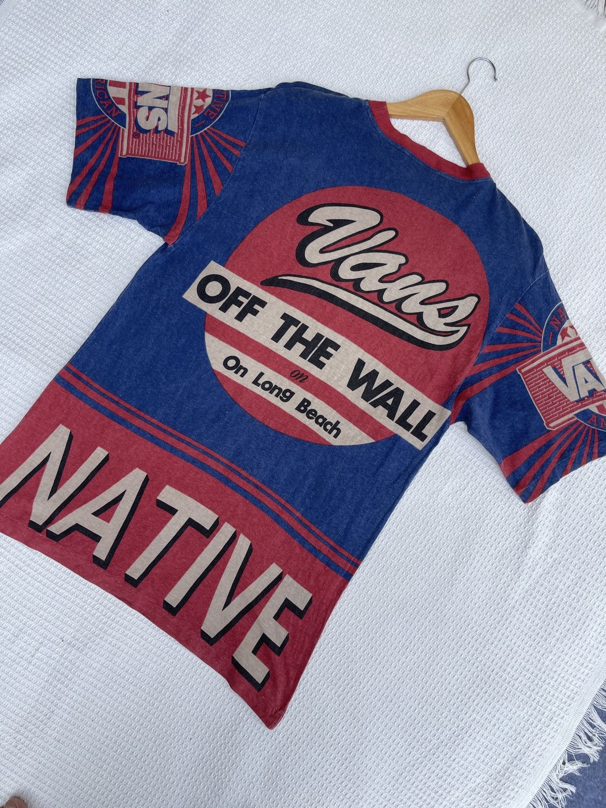 Vans × Vintage Last Drop🔥Rare🔥Vtg90s VANS Off The Wall Native Overprint Tee Size US L / EU 52-54 / 3 - 1 Thumbnail