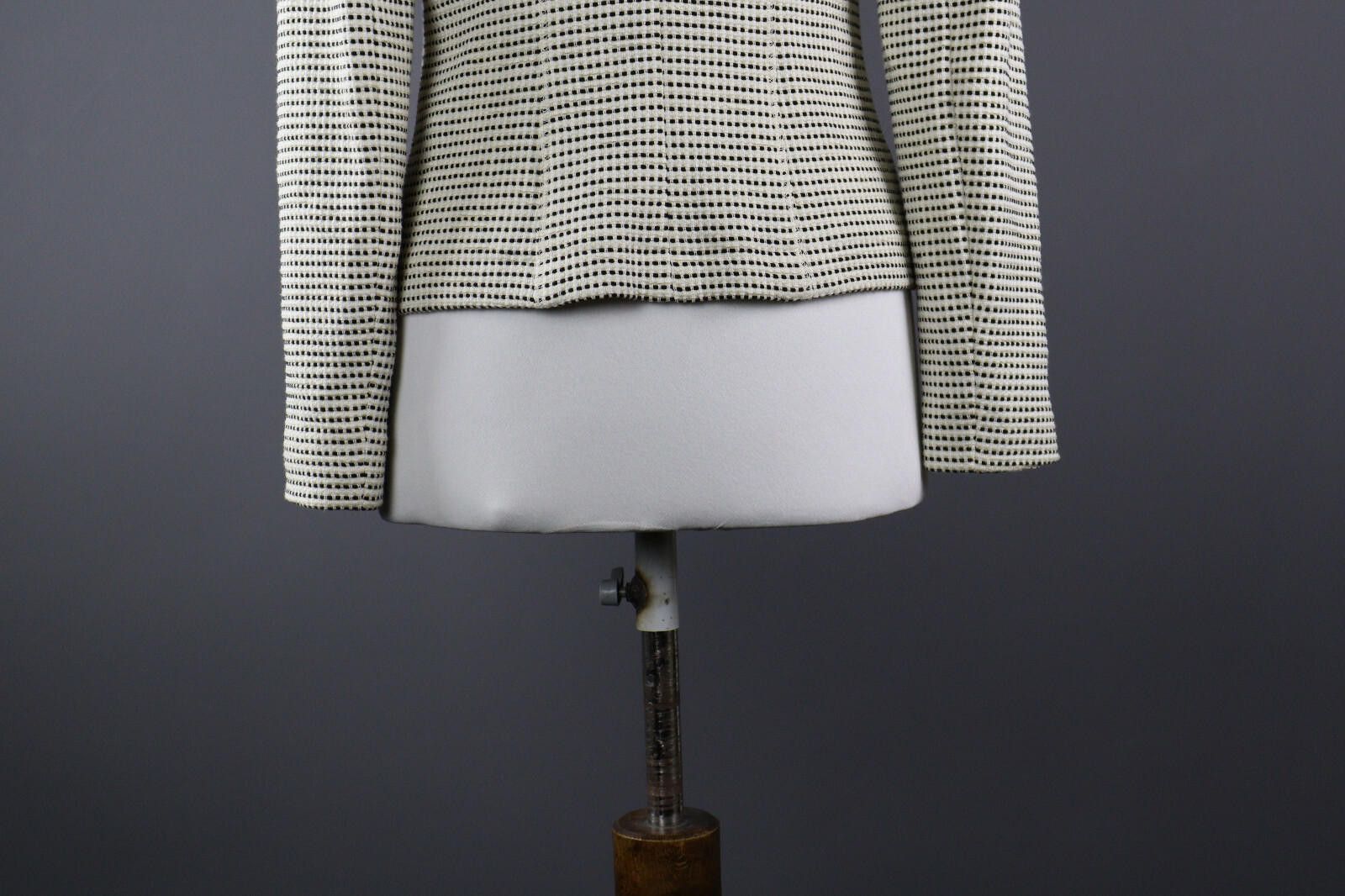 Designer Ladies Marc Cain Perforated Classic Basic Jacket Size 3 Size M / US 6-8 / IT 42-44 - 7 Thumbnail