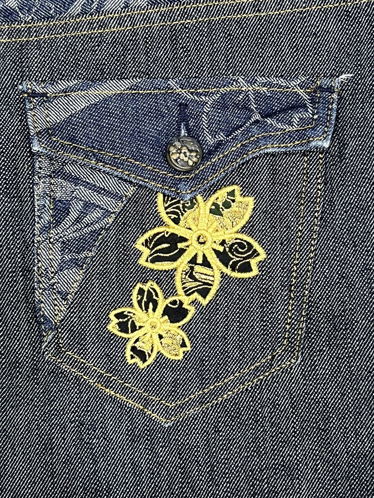 Karakuri Tamashii Shining Denim Karakuri Tamashii Sakura Embroidered Jeans Size 30" / US 8 / IT 44 - 6 Thumbnail