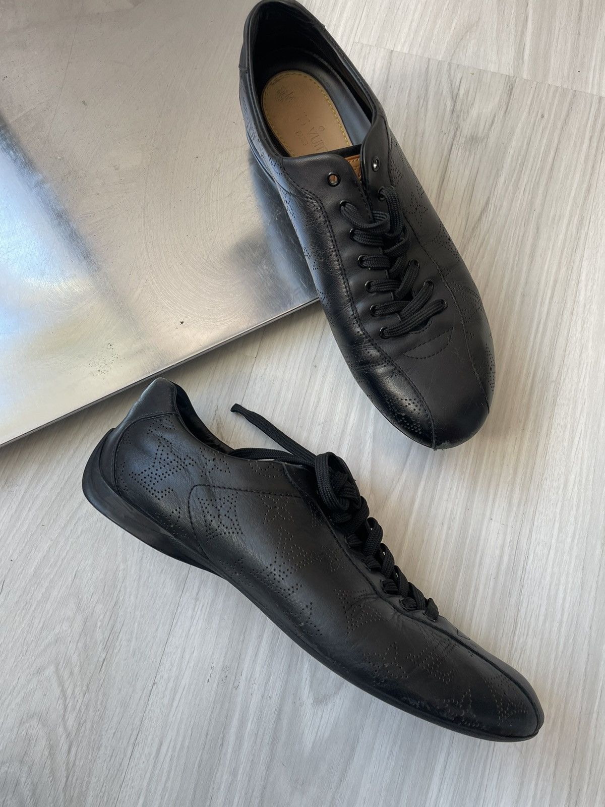 Louis Vuitton Louis Vuitton low top sneakers Size US 8.5 / IT 38.5 - 6 Thumbnail