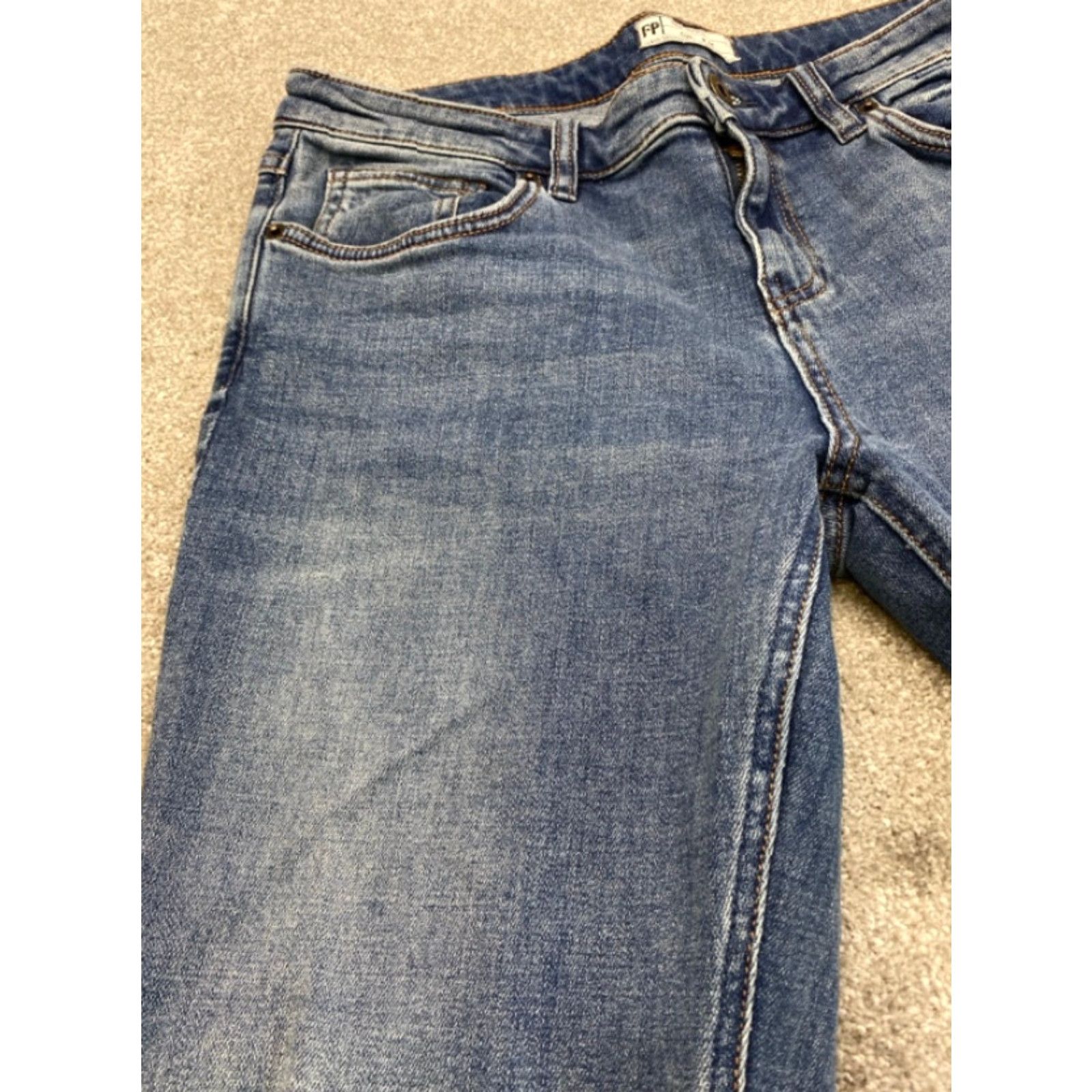 Free People Free People Jeans Women 31 x 30 Blue Denim Straight Leg Raw Hem 5801 Size 24" / US 00 / IT 34 - 4 Thumbnail