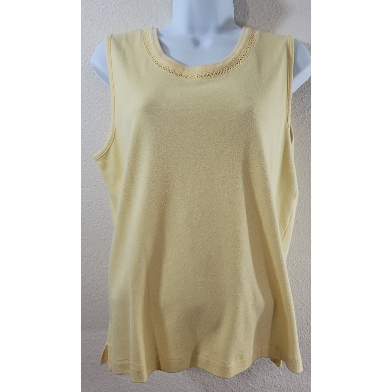 Other Napa Valley Yellow Round Crochet Detail Sleeveless Top L Size L / US 10 / IT 46 - 1 Thumbnail