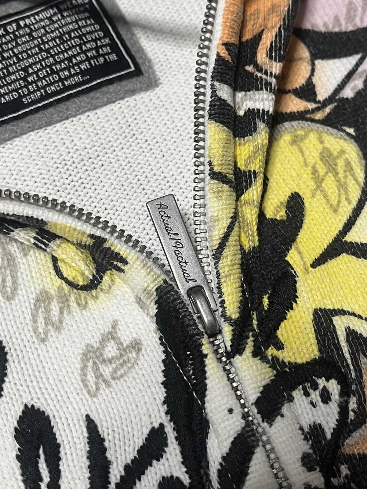 Ecko Unltd. Ecko Unltd. Vintage Zip Hoodie – Graffiti – Size L Size US L / EU 52-54 / 3 - 6 Thumbnail