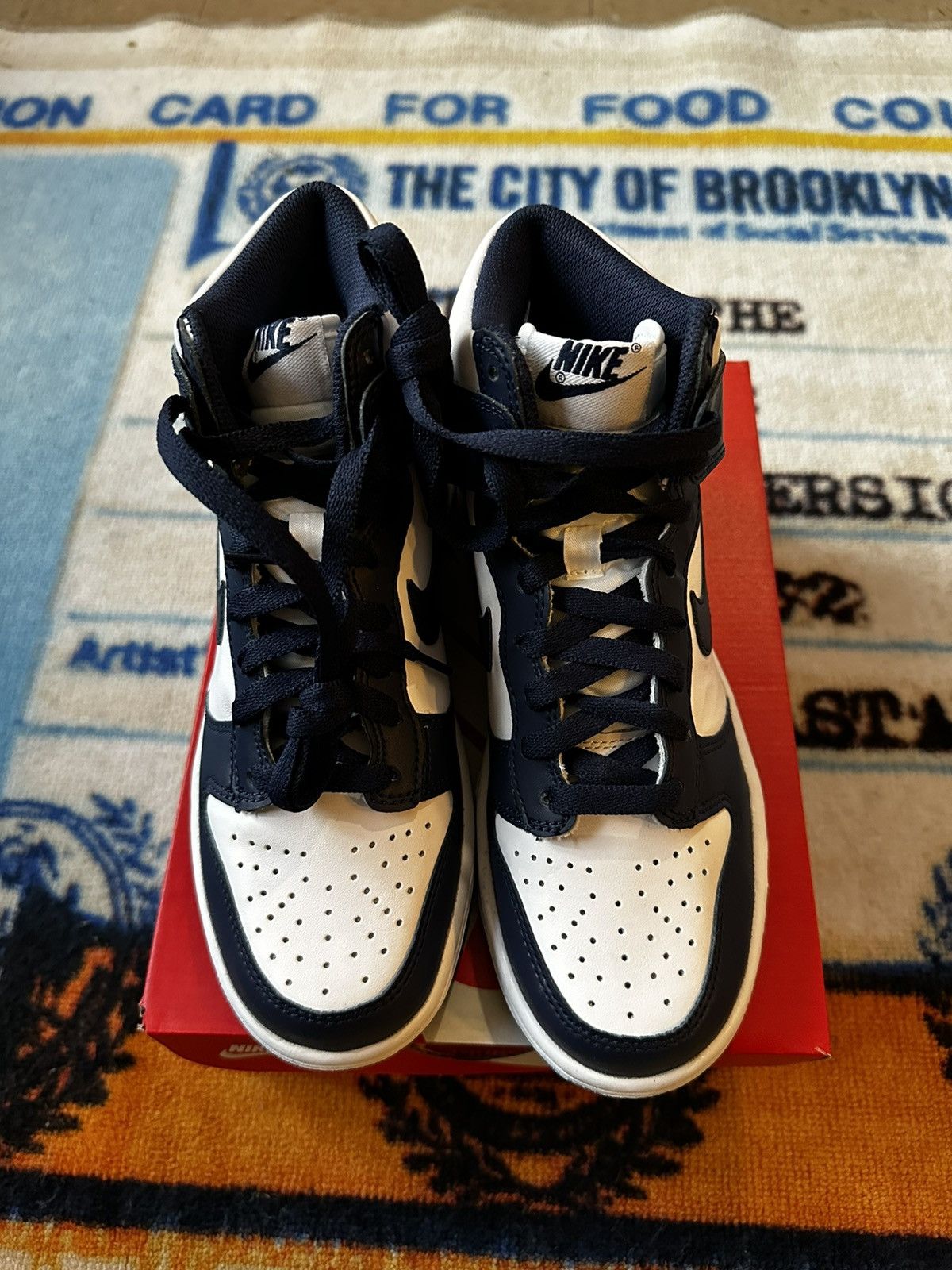 Nike Nike Dunk High Championship Navy Size US 5 / EU 37 - 2 Thumbnail