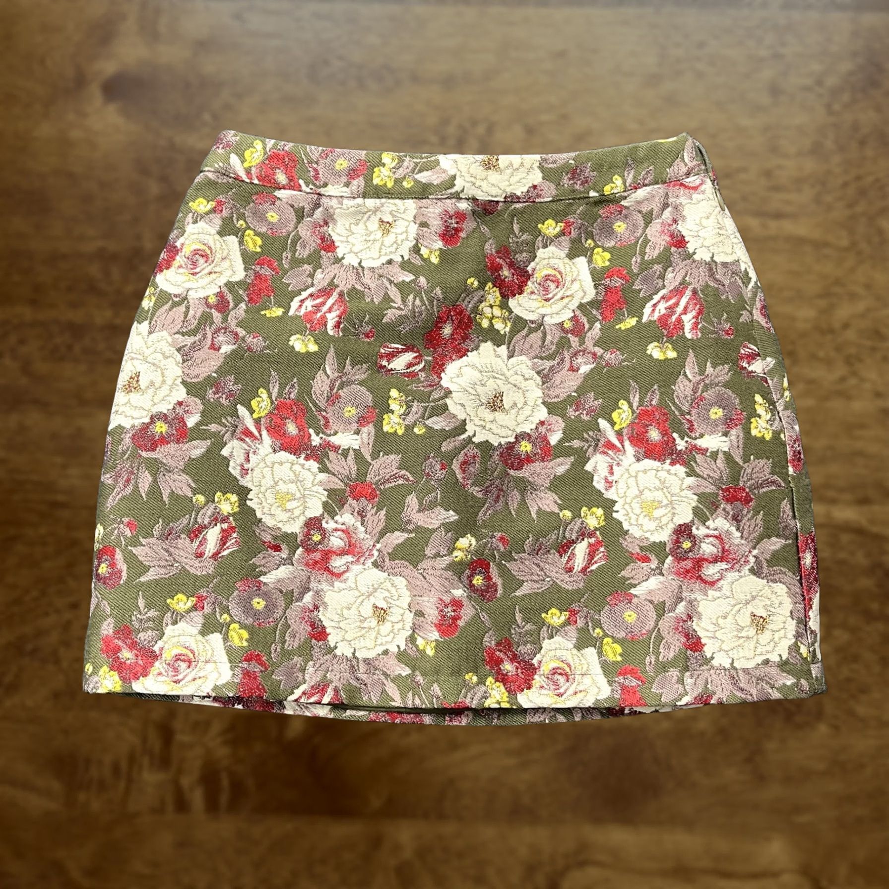 Forever 21 FOREVER 21 Skirt Womens XS Green Floral Jacquard Lined Mini Party Size 26" / US 2 / IT 38 - 1 Thumbnail