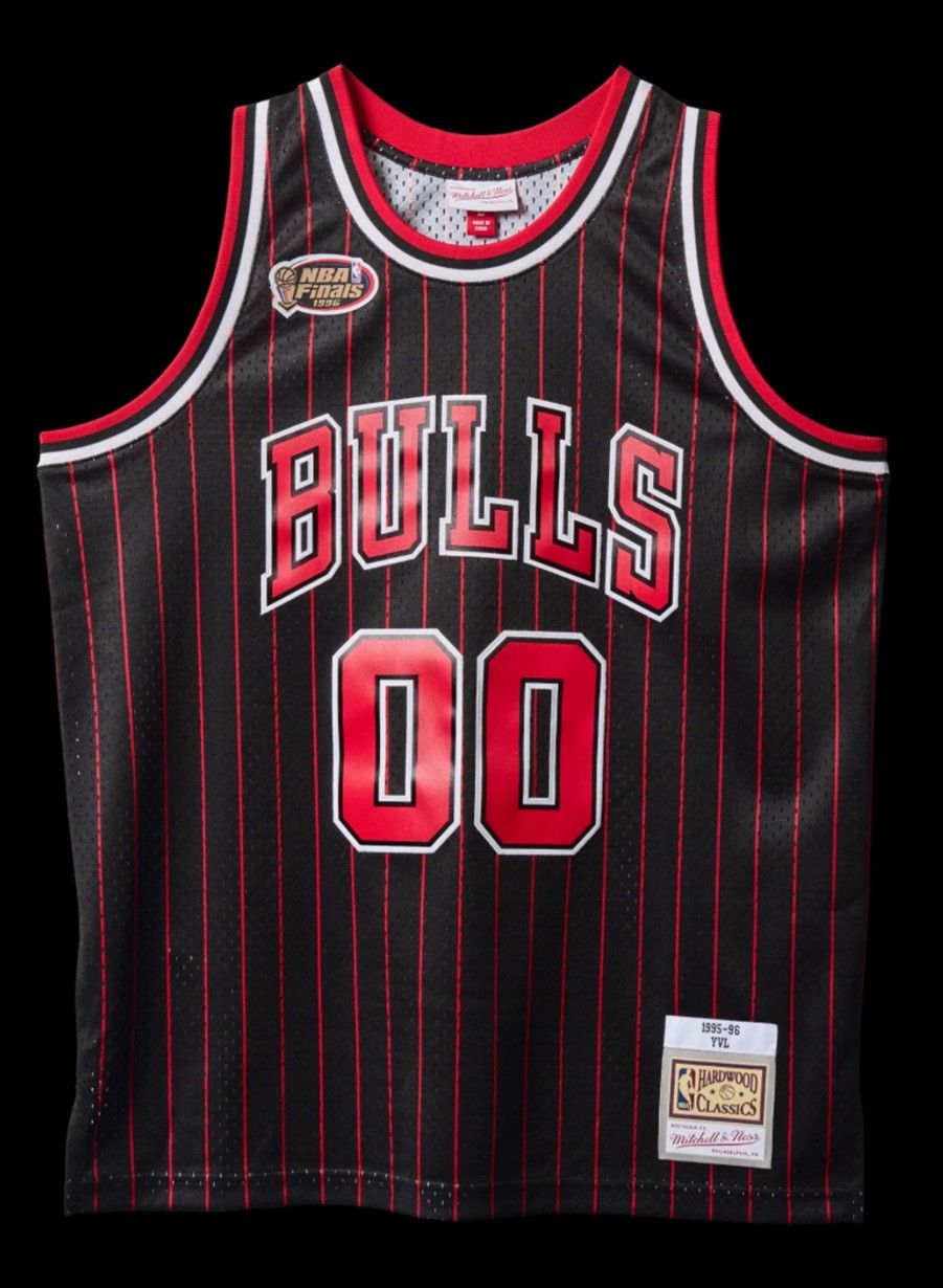 Mitchell & Ness Playboi Carti Mitchell & Ness Chicago Bulls jersey large Size US L / EU 52-54 / 3 - 1 Thumbnail
