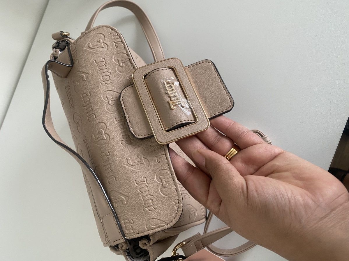 Juicy Couture Juicy Couture Heart Angel Flap Crossbody Purse Size ONE SIZE - 5 Thumbnail