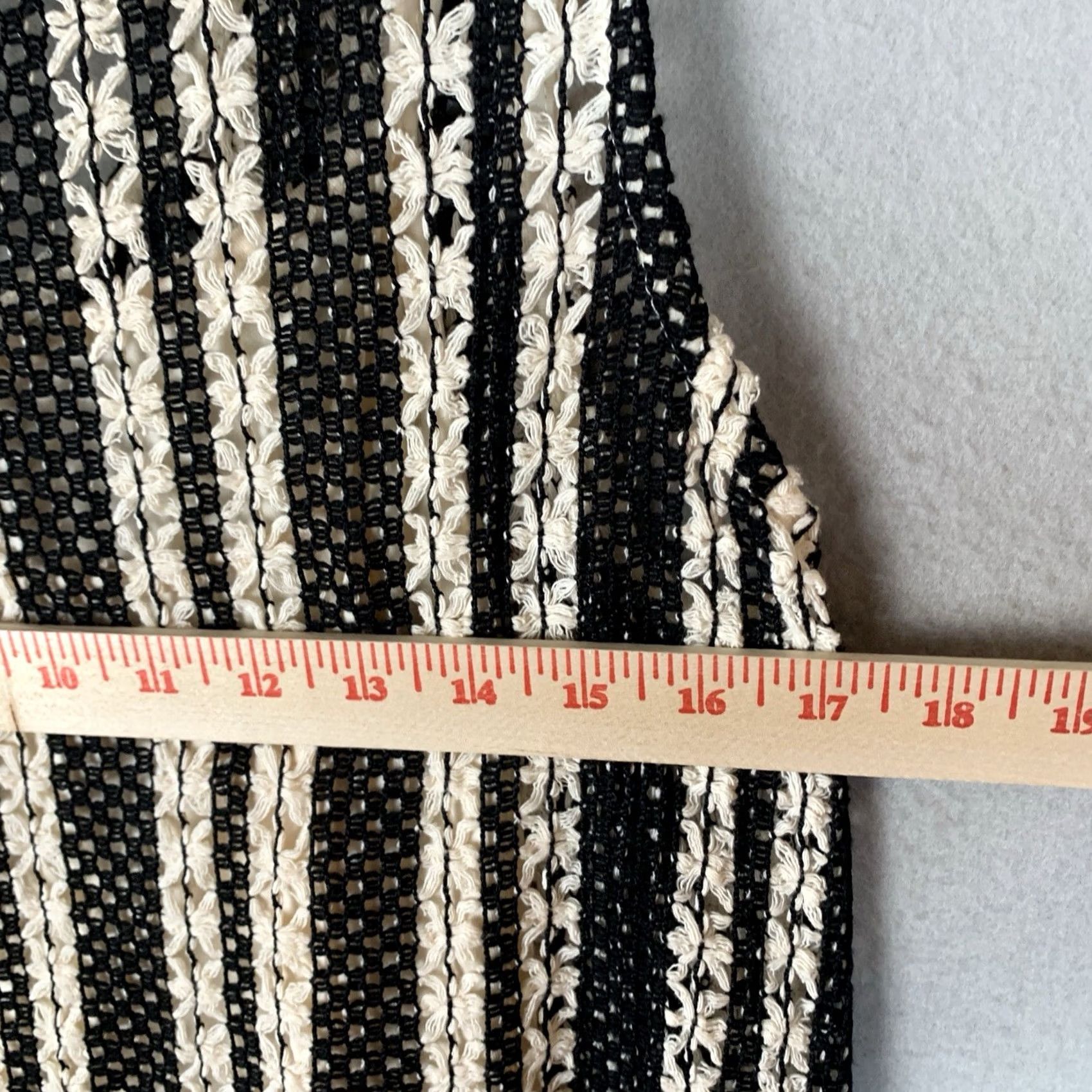 Vintage Rafaella Top Women L Black/White Sleeveless Open Knit Crochet Boho Grunge V-Neck Pullover Tunic Waste: N/A Size L / US 10 / IT 46 - 5 Thumbnail