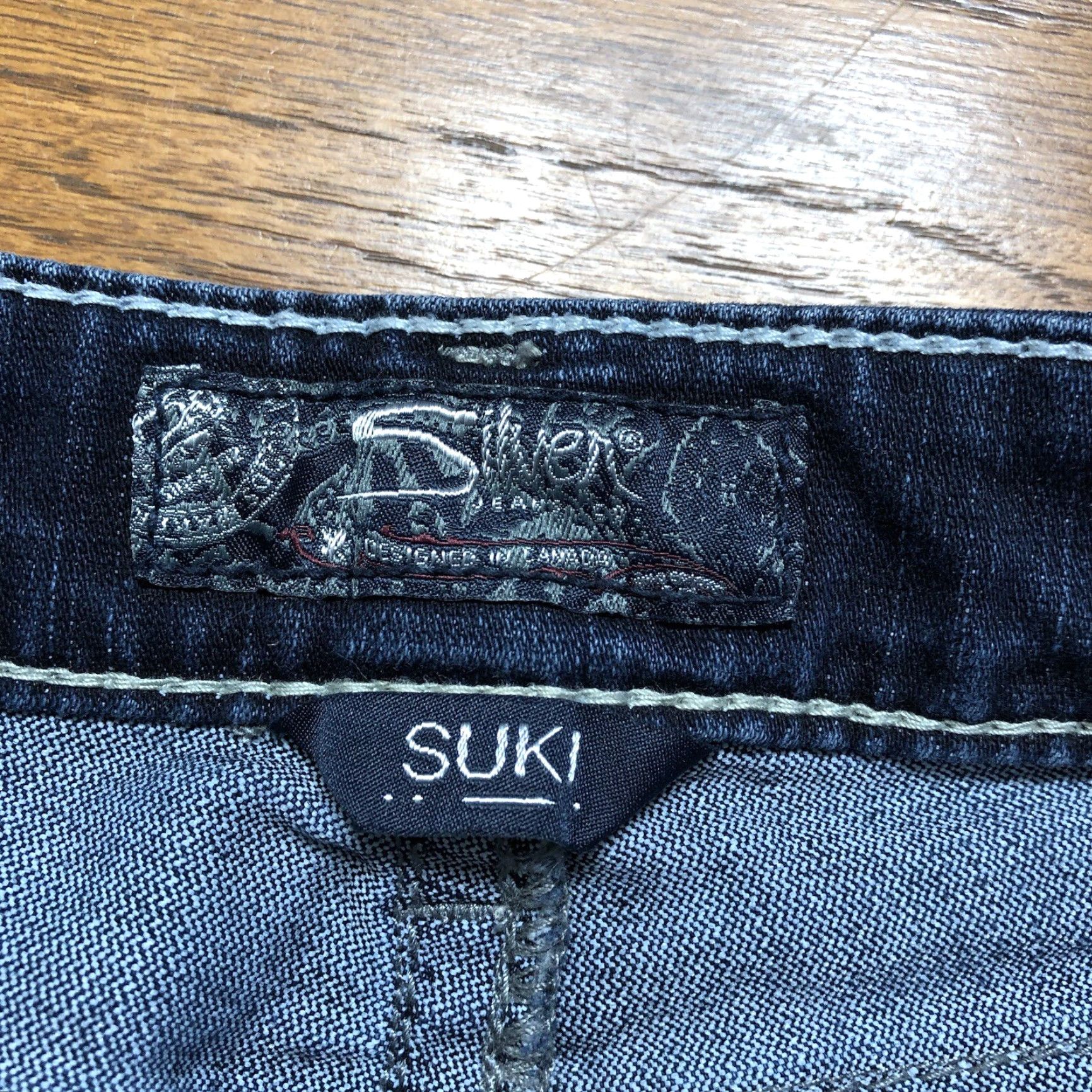 Vintage VINTAGE Silver Suki High Slim Boot Cut Dark Wash Denim Jeans Womens 29 X 32 Jeans Women Slim Bootcut Dark Wash Blue Embroidered Logo 5-Pocket Stretch Size 29" - 5 Thumbnail
