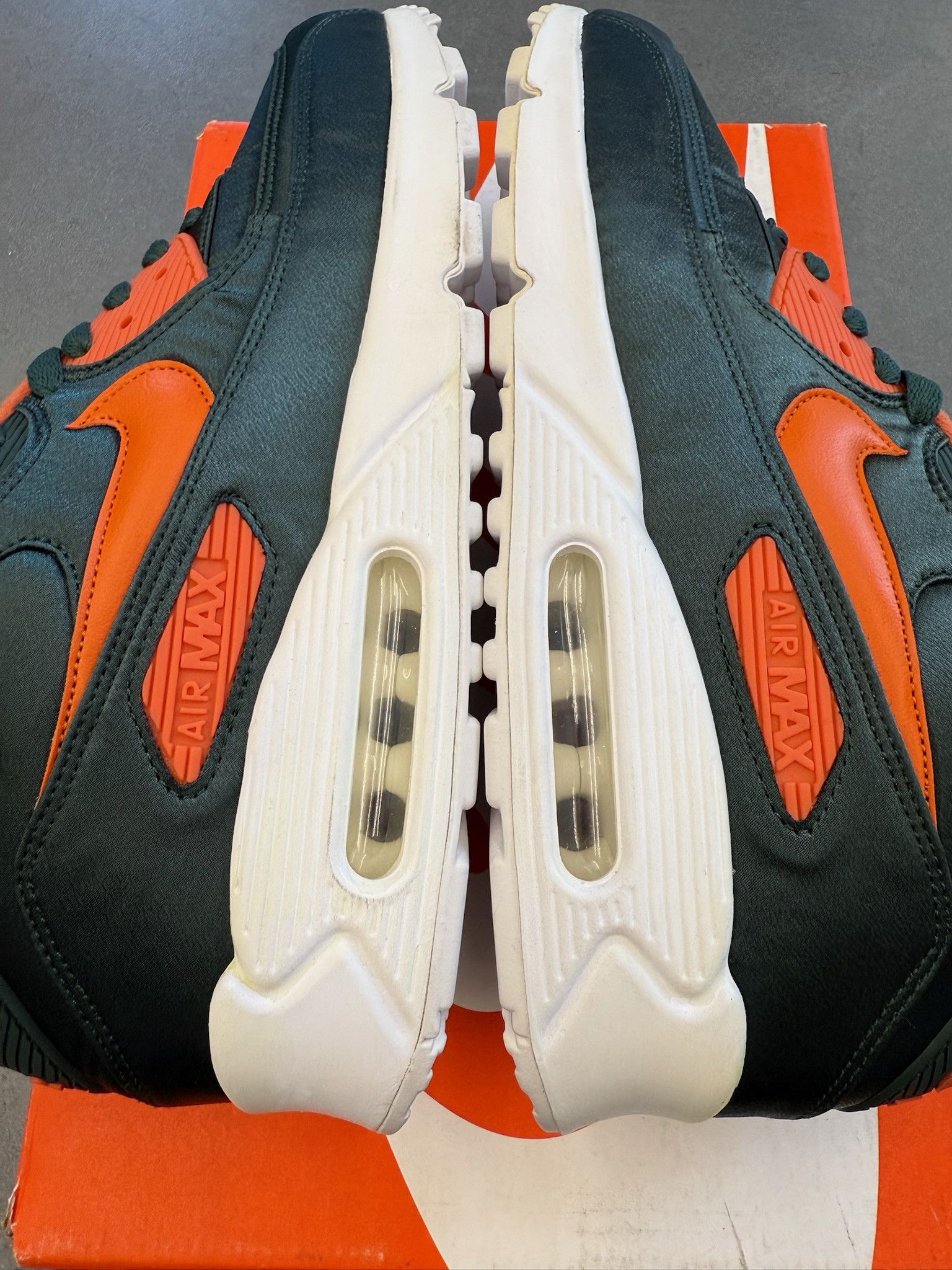Nike 2020 Unknwn Nike Air Max 90 305 Size US 10.5 / EU 43-44 - 4 Thumbnail