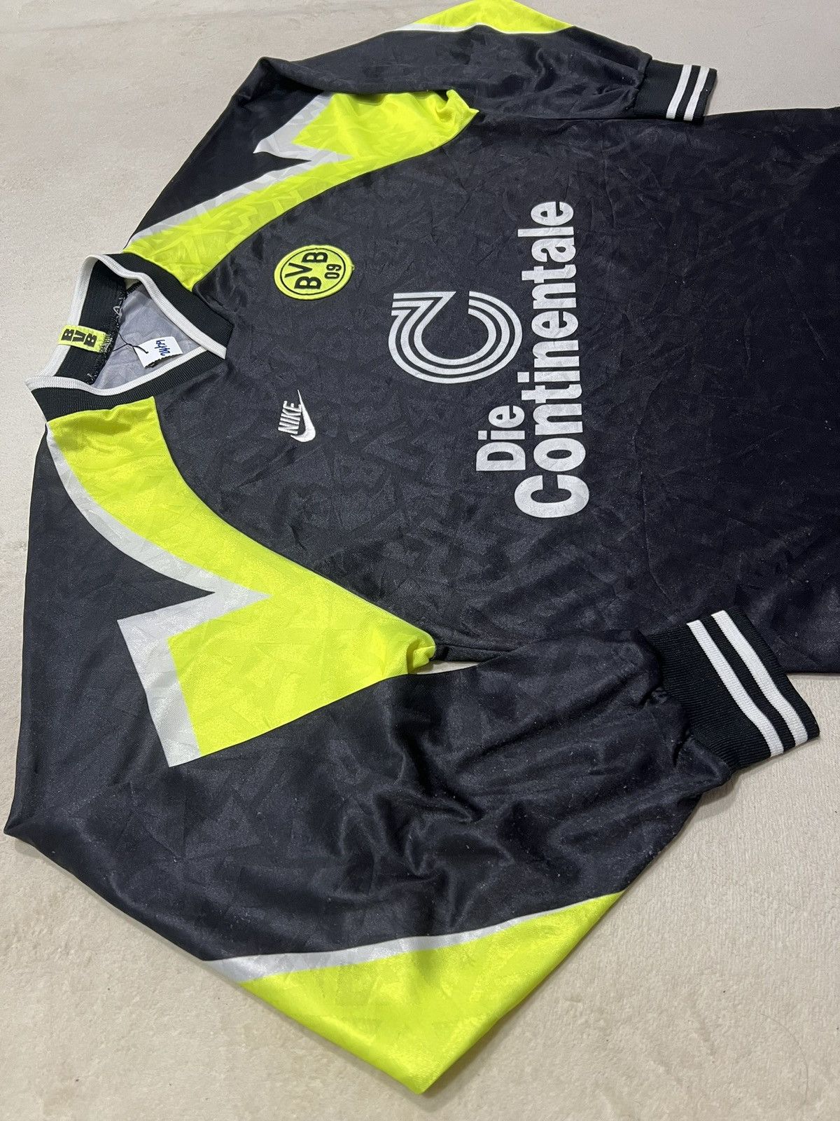 Nike Borussia Dortmund 1995/1996 Nike Away Longsleeve Jersey Size US XL / EU 56 / 4 - 3 Thumbnail