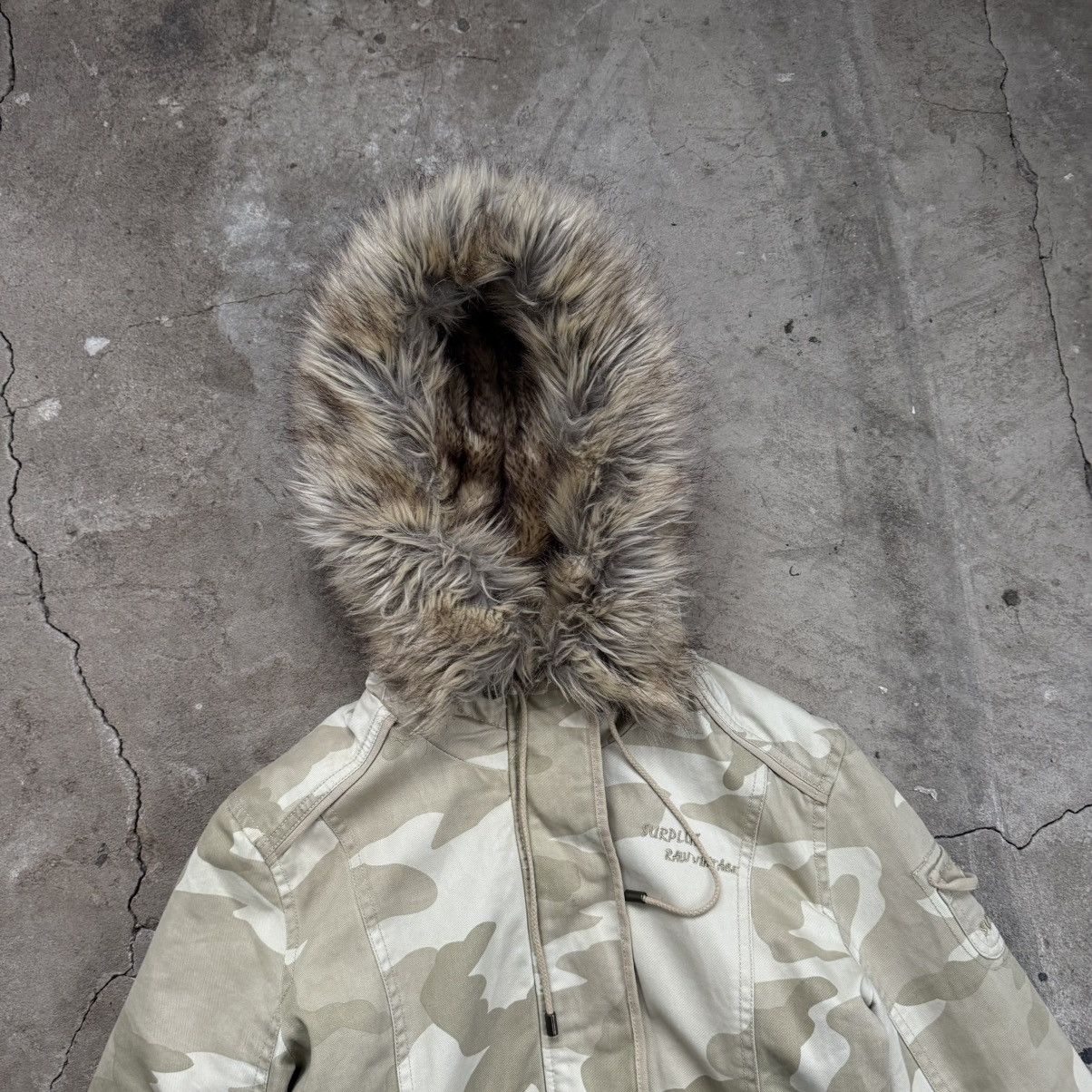 Le Grande Bleu (L.G.B.) Surplus Raw Vintage Camo Bomber Jacket With Faux Fur Hood Size S / US 4 / IT 40 - 4 Thumbnail