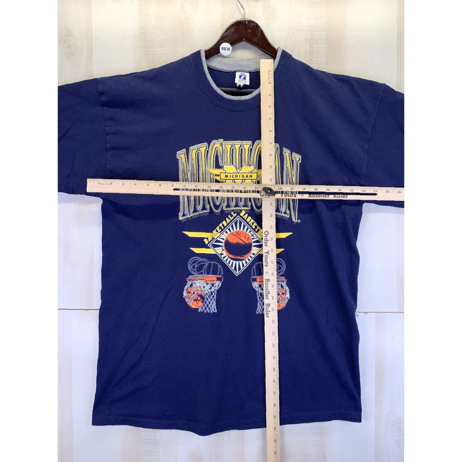 NCAA VINTAGE University Of Michigan NCAA Basketball Mens Graphic T Shirt XL USA Size US XL / EU 56 / 4 - 2 Thumbnail
