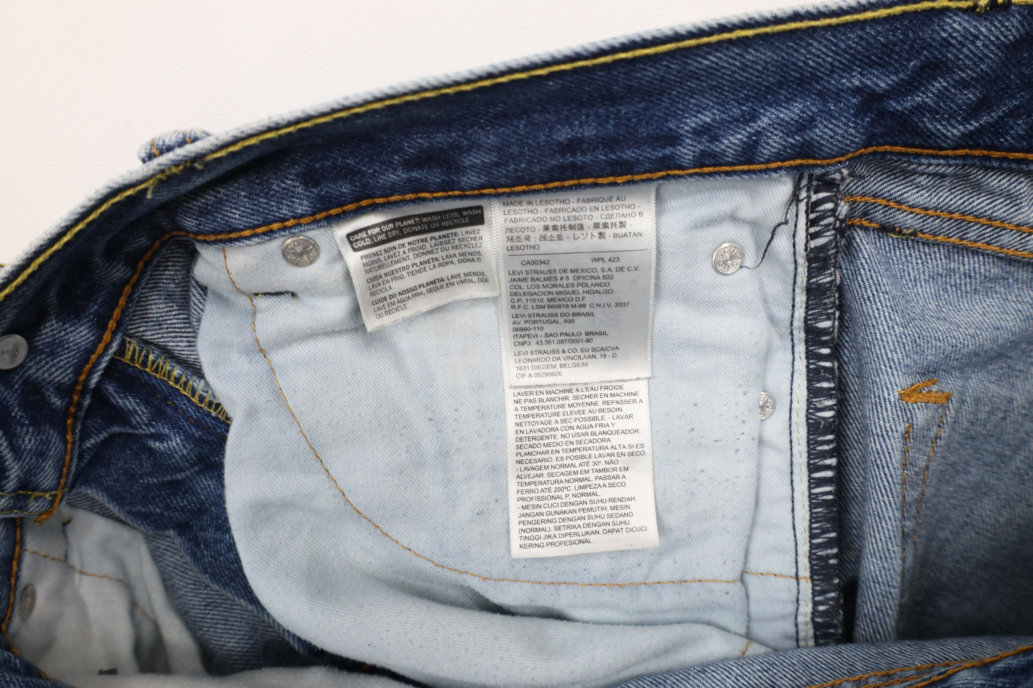 Levi's × Vintage Vintage Y2K Levis 505 Regular Fit Denim Jeans Blue Cotton Size US 33 - 10 Thumbnail