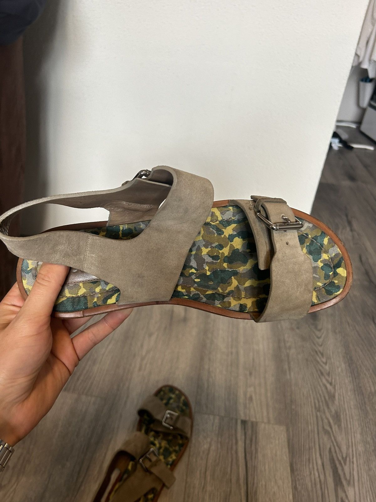 Louis Vuitton Louis Vuitton Camo Sandals Size US 9 / EU 42 - 8 Thumbnail