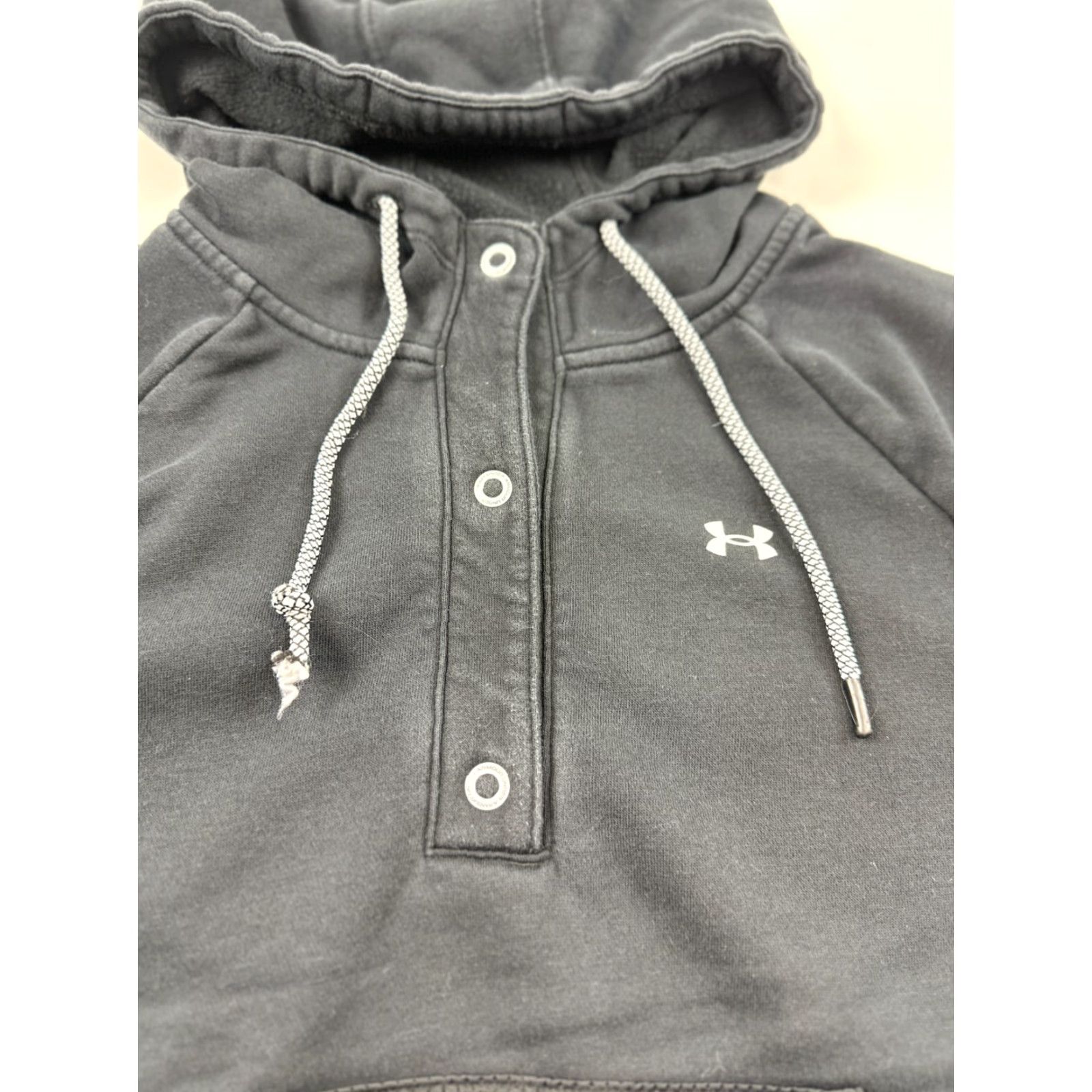 Under Armour VINTAGE Under Armour Hoodie Pullover Women's XL Black Activewear Outdoor Outdoor Gear Size XL / US 12-14 / IT 48-50 - 4 Thumbnail