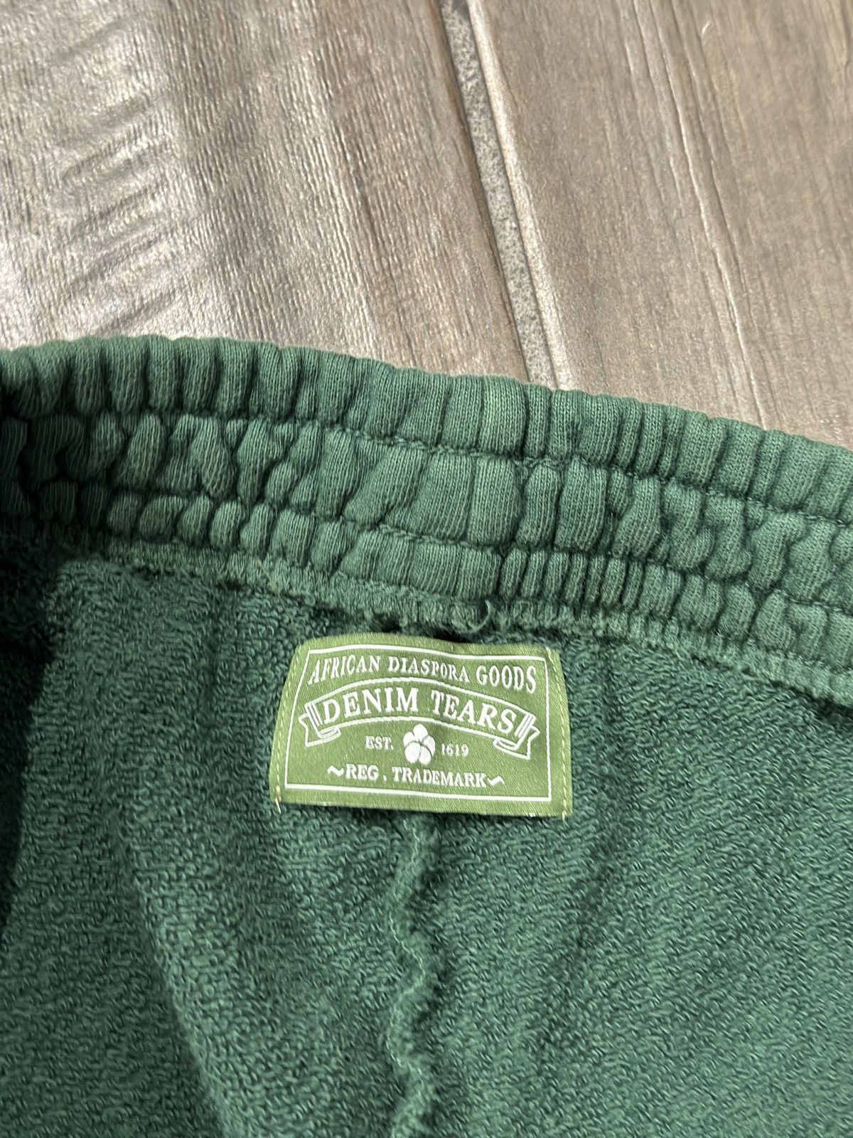 DENIM TEARS Denim Tears University Sweat Shorts Green Size US 38 / EU 54 - 3 Thumbnail