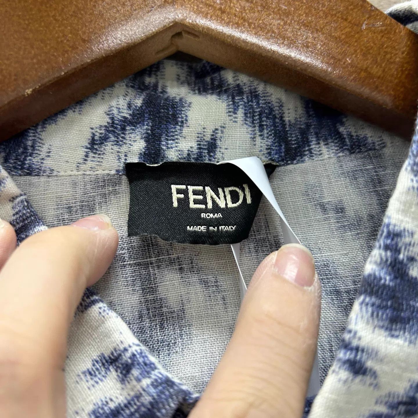 Fendi Fendi New Full Logo Short Sleeve Shirt 40 Size US M / EU 48-50 / 2 - 3 Thumbnail