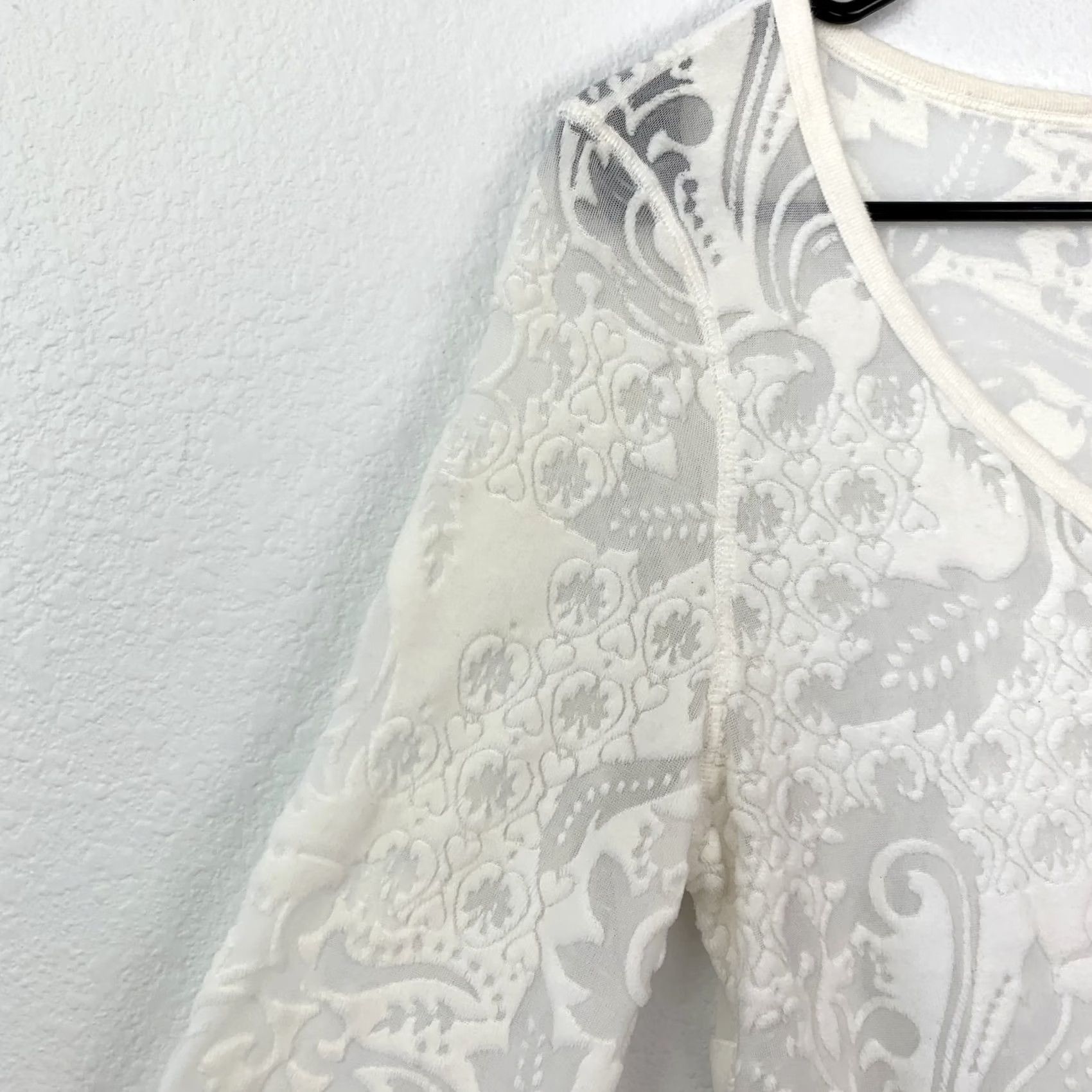 Velvet VINTAGE Y2K True Grit Women's White Burnout Velvet Devoré Long Sleeve Shirt M Size M / US 6-8 / IT 42-44 - 2 Thumbnail