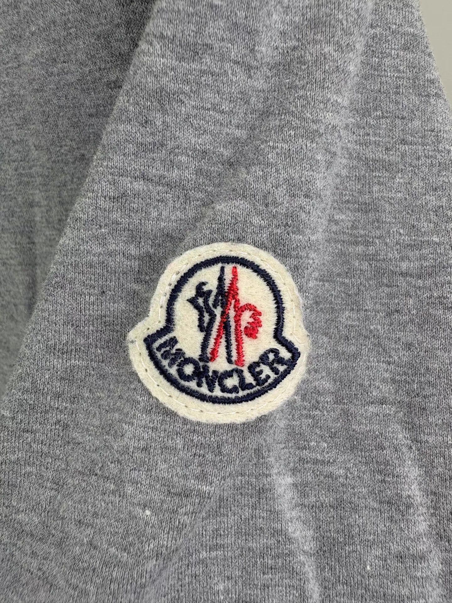 Moncler MONCLER Grey Short Sleeve T-shirt K1 Size US M / EU 48-50 / 2 - 3 Thumbnail