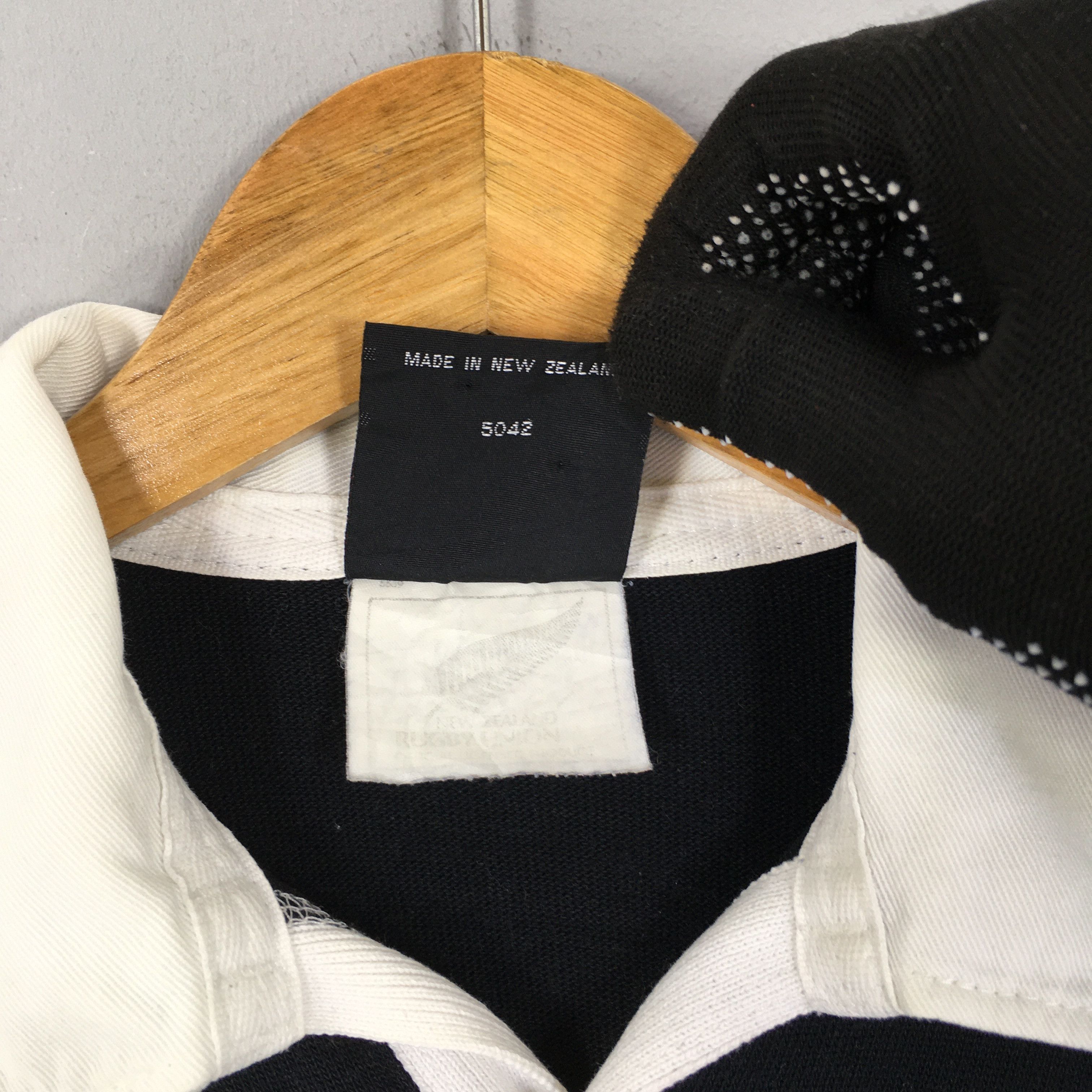 Canterbury of New Zealand Vintage Canterbury New Zealand All Blacks Rugby Shirt Medium Size US M / EU 48-50 / 2 - 6 Thumbnail