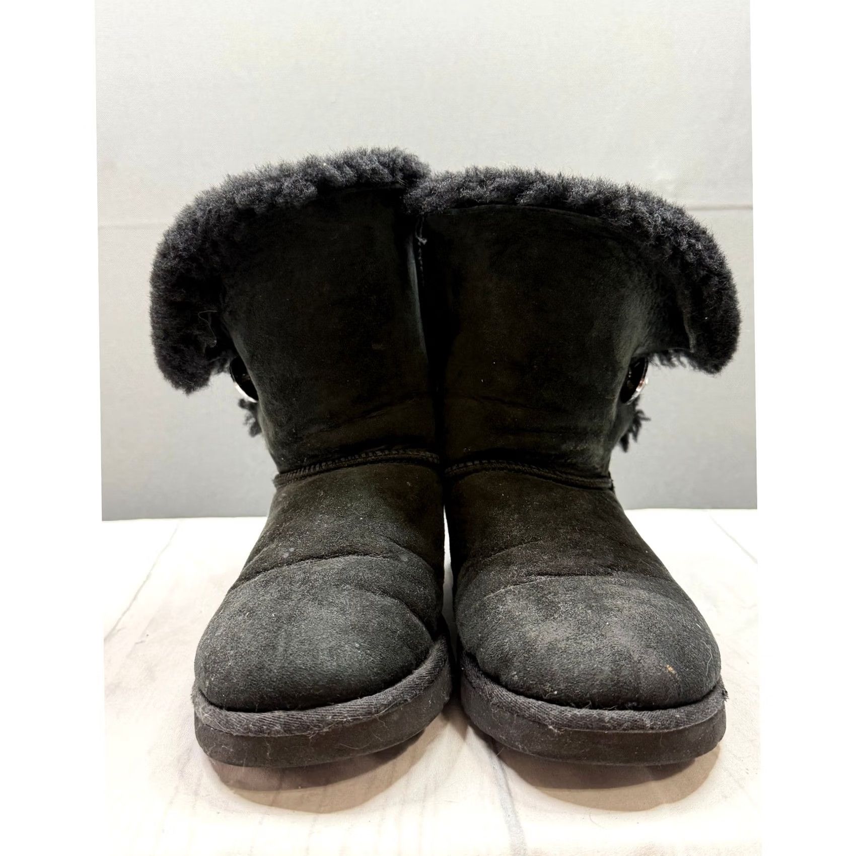 Ugg UGG Bailey Button Boots Womens Black Suede Shearling Mid-Calf Size 8 Size US 8 / IT 38 - 5 Thumbnail