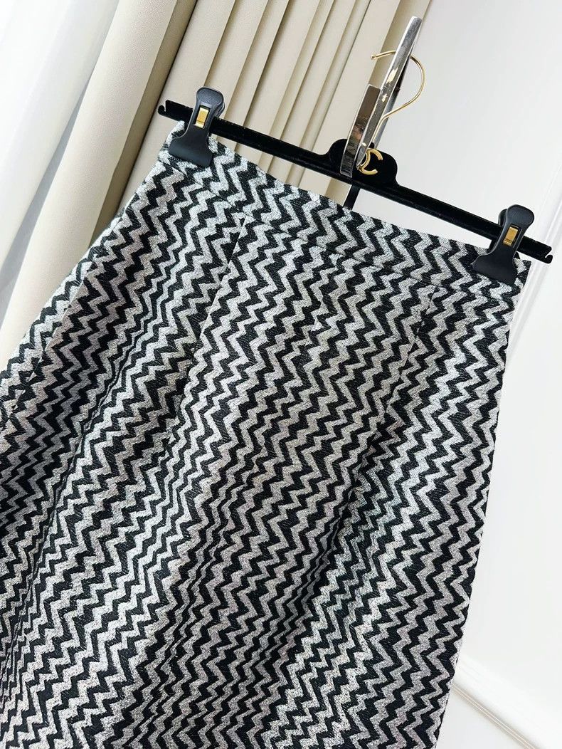 Chanel Chanel Silver Black Wave Pattern Skirt Size 35" - 3 Thumbnail