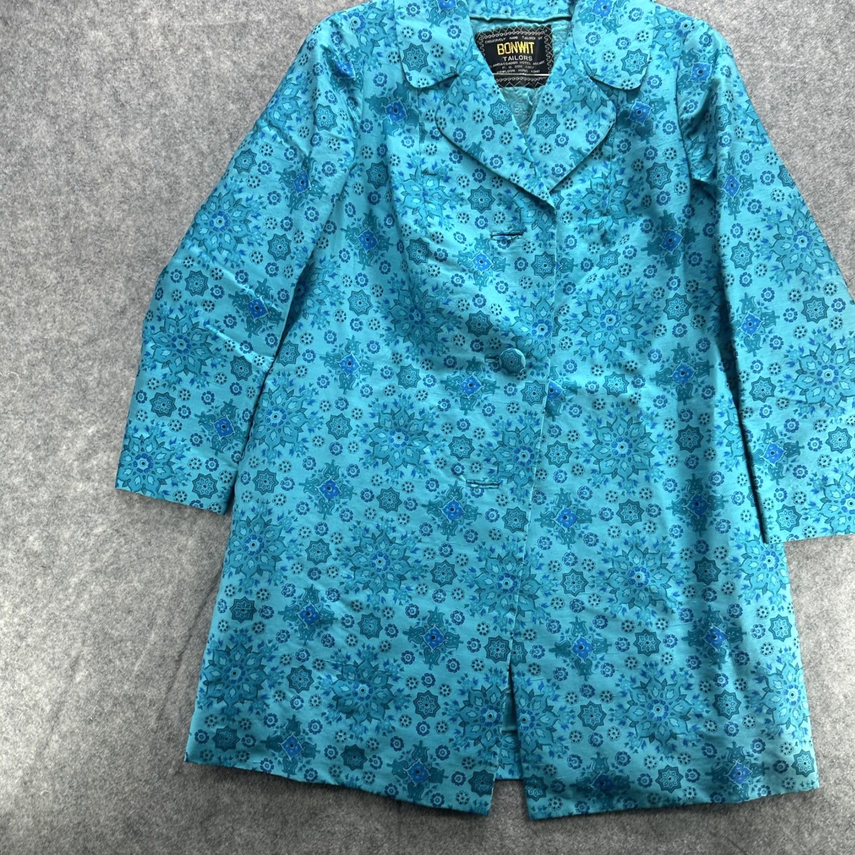 Vintage VINTAGE Bonwit Tailors Coat Womens M Turquoise Blue Floral Brocade 60s Overcoat Silk Lined Button Front Notched Collar Pockets Size M / US 6-8 / IT 42-44 - 3 Thumbnail
