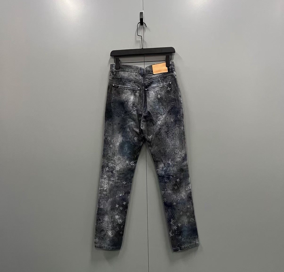 Louis Vuitton Louis Vuitton LV Starry Tie-dye Monogram Pants J41 Size 28" / US 6 / IT 42 - 2 Thumbnail