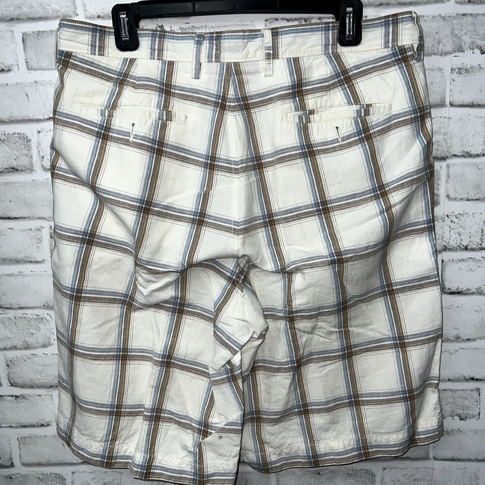Tommy Bahama Tommy Bahama Shorts Mens Beige Plaid Linen Blend Size 33 Chino Regular M 33 Beige Plaid Mens Size US 33 - 4 Thumbnail