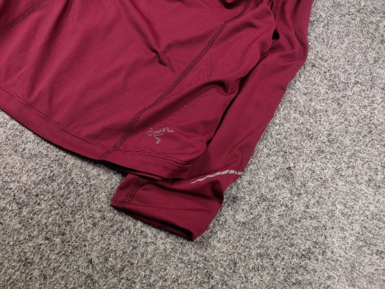 Arc'teryx Vintage Arc'teryx Top LS Women's long sleeve Burgundy Shirts Size S / US 4 / IT 40 - 5 Thumbnail