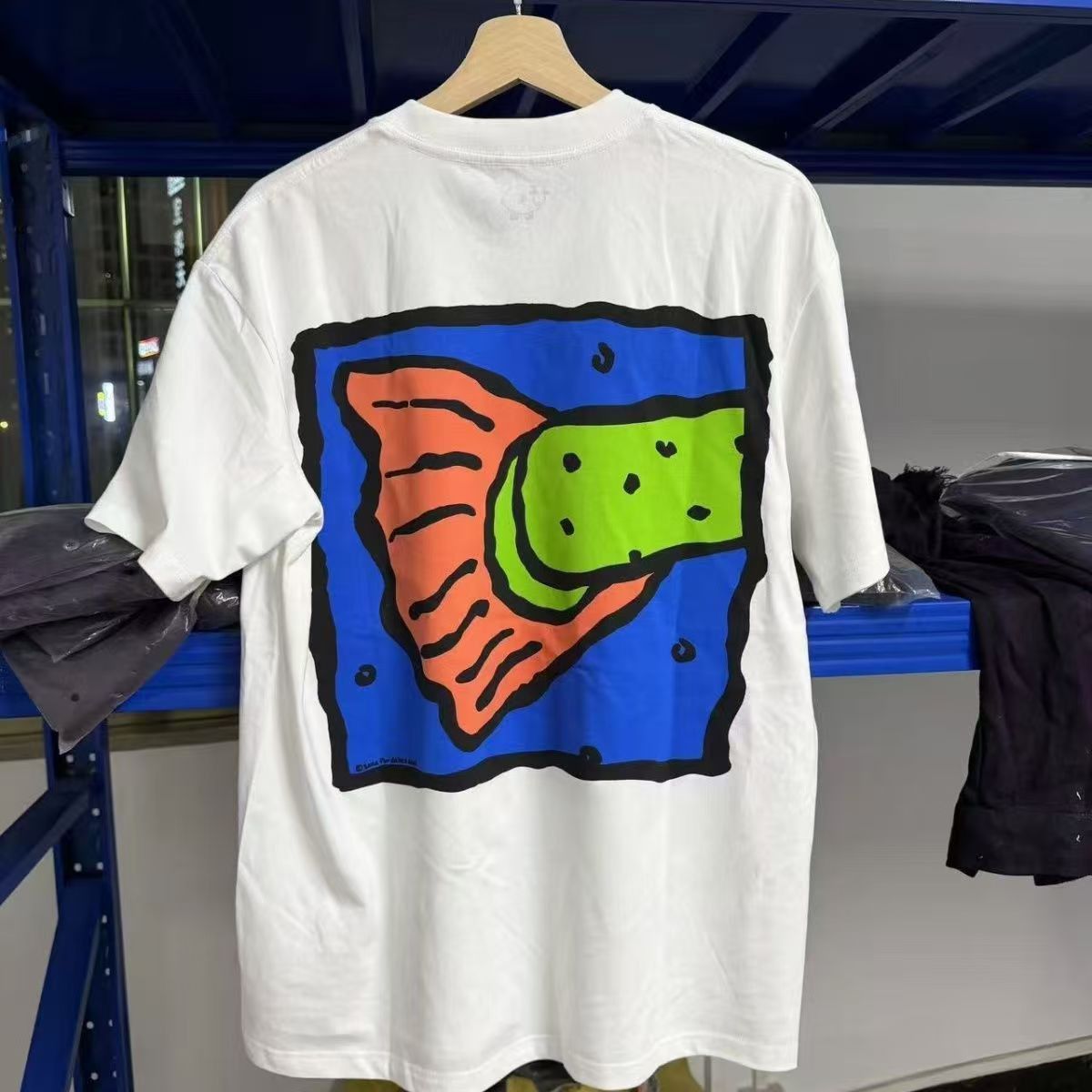 Vintage White Washed Vintage T-Shirt with Fish Print Size US M / EU 48-50 / 2 - 1 Thumbnail