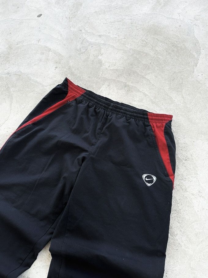 Nike Vintage 90s Nike Track Pants Embroidered Swoosh Black L Size US 34 / EU 50 - 2 Thumbnail