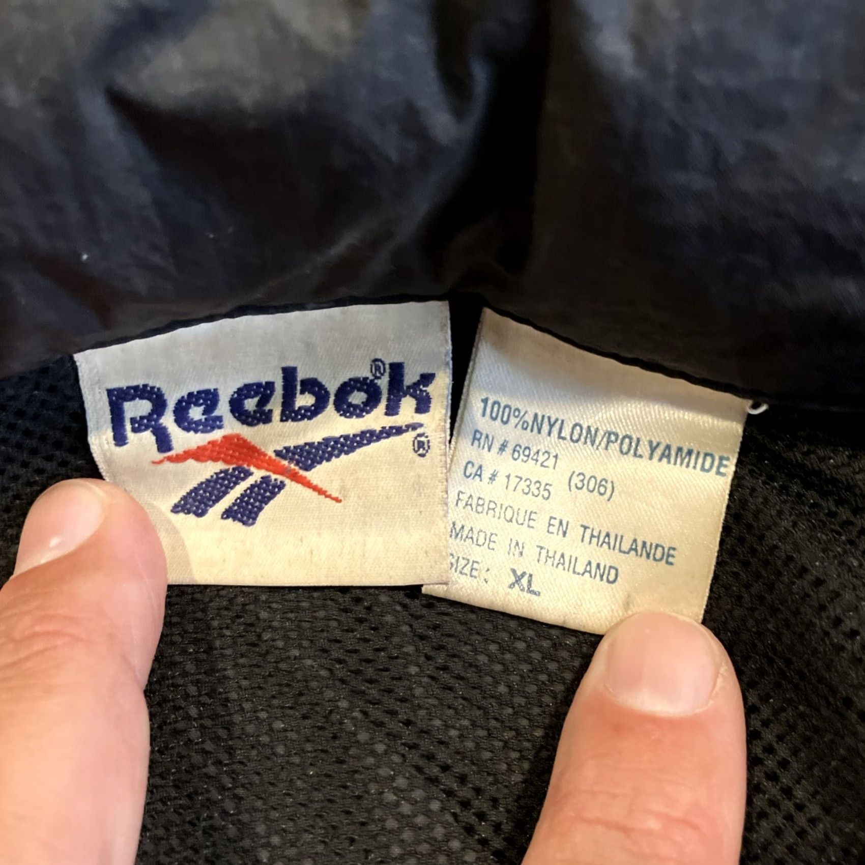 Reebok VINTAGE Reebok Jacket Mens XL Black Embroidered Windbreaker Built Hood Men Size US XL / EU 56 / 4 - 3 Thumbnail
