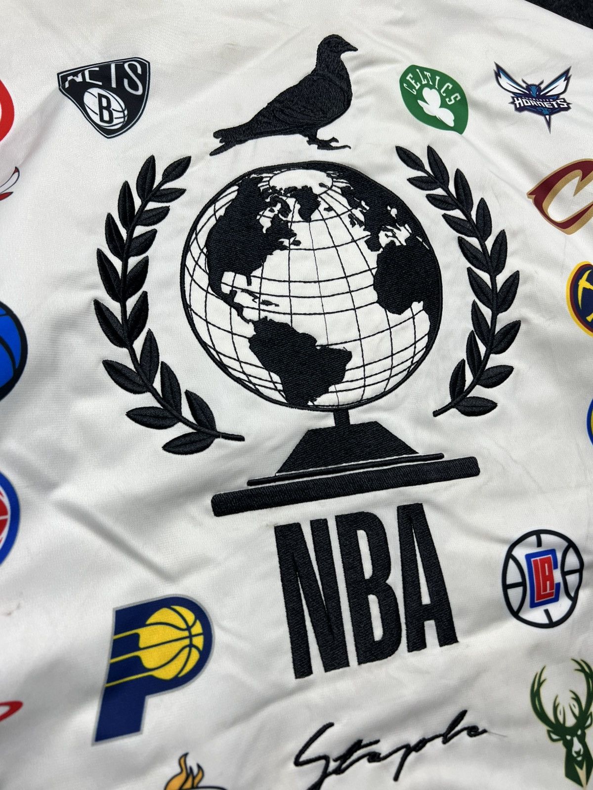 NBA VTG NBA X STAPLES ALL TEAMS FULL VERSITY BOMBER JACKET 2XL Size US XL / EU 56 / 4 - 18 Thumbnail