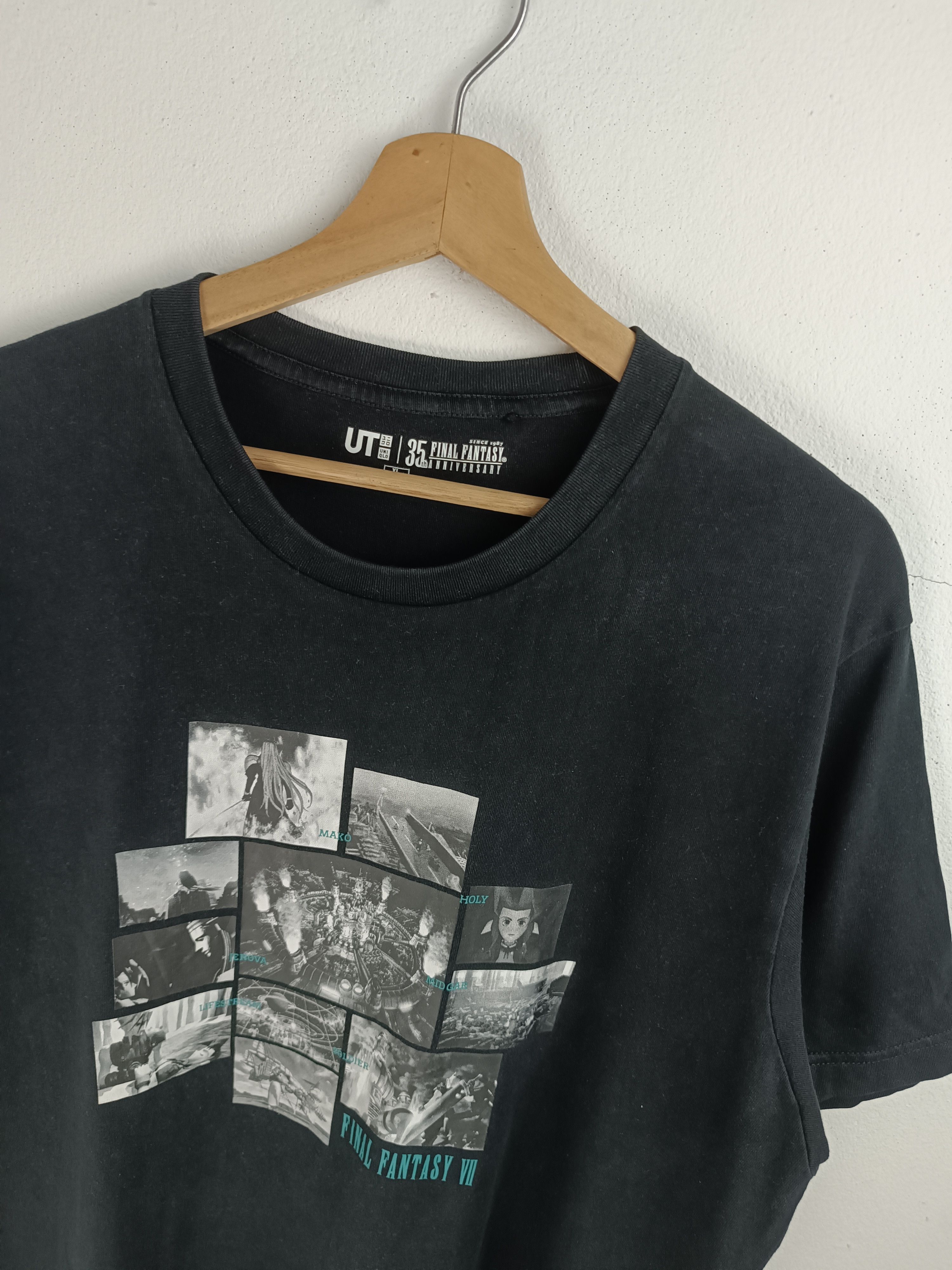 Playstation VINTAGE FINAL FANTASY VII UNIQLO GAME KINGDOM HEARTS DMC PS5 Size US XL / EU 56 / 4 - 7 Thumbnail