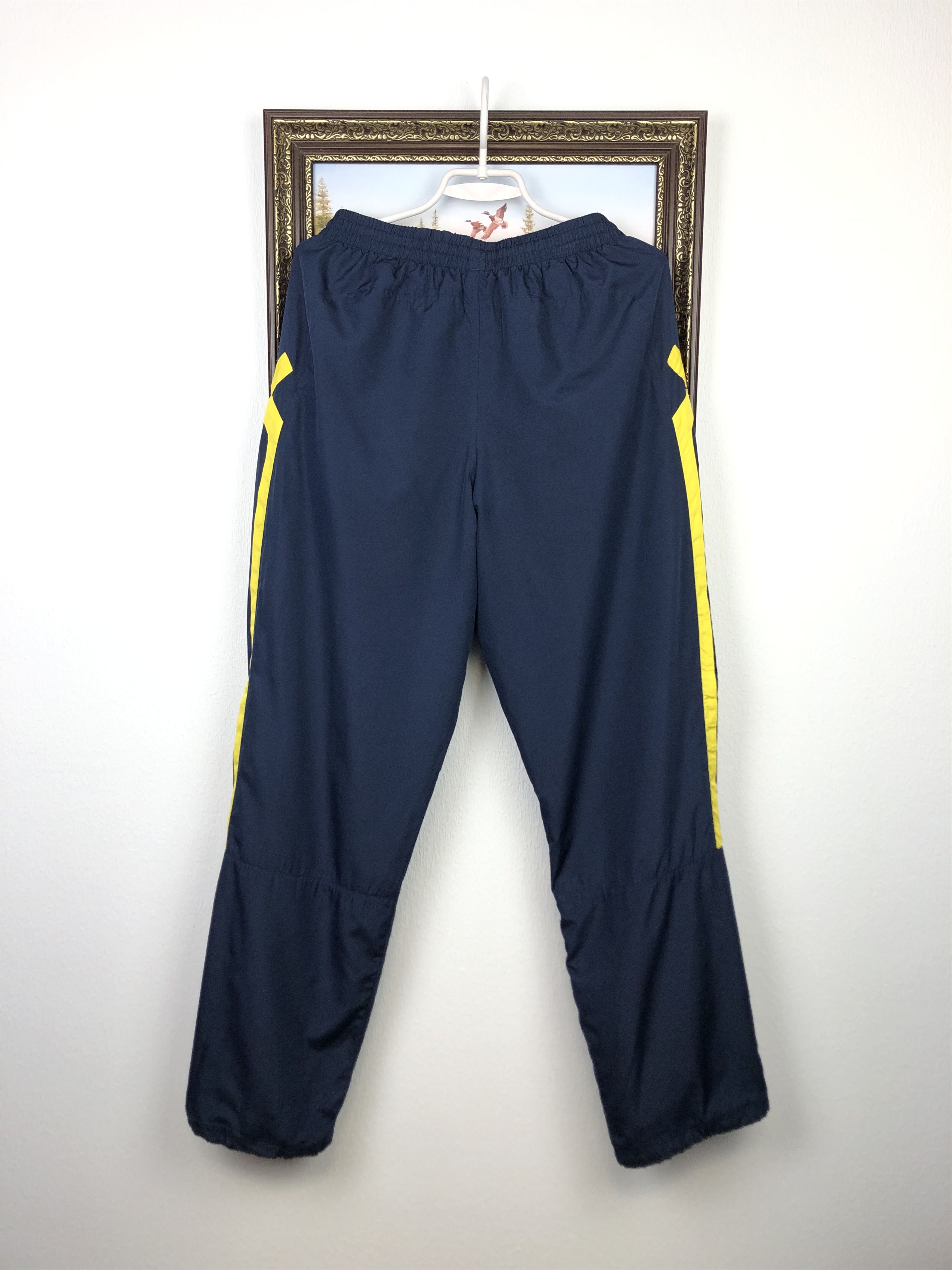 Umbro × Vintage Vintage Umbro Sweden Football Sweatpants Track Pants Soccer Size US 32 / EU 48 - 9 Thumbnail
