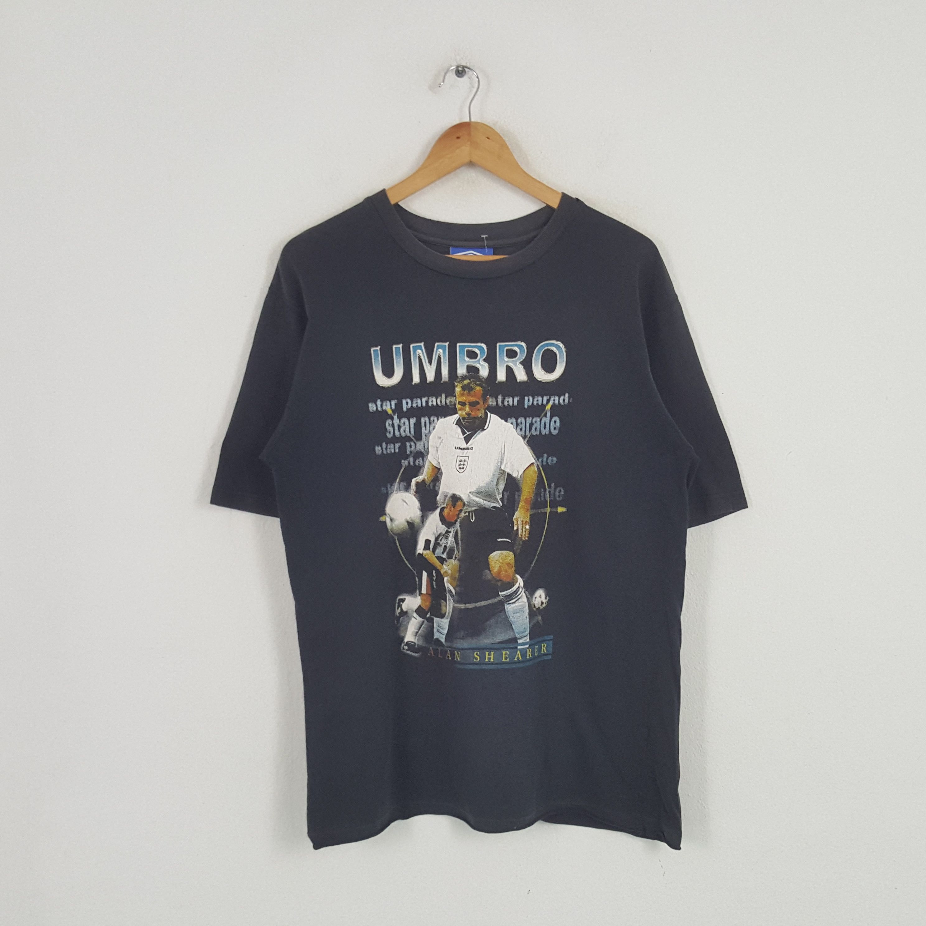 Pro Player × Umbro × Vintage Vintage Umbro England Alan Shearer Soccer Player Tshirt Size US L / EU 52-54 / 3 - 1 Thumbnail