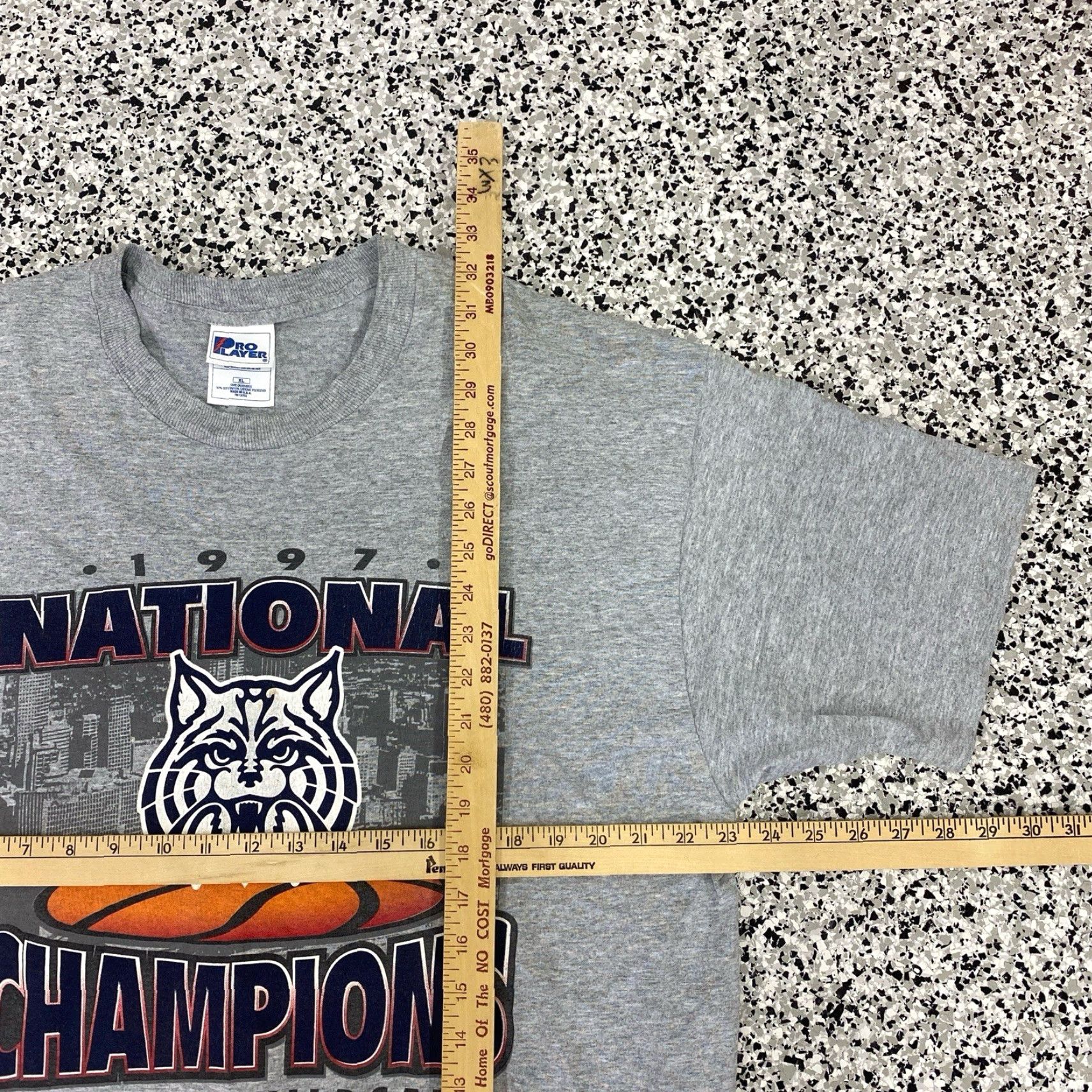 Pro Player VINTAGE Pro Player Arizona Wildcats 1997 Basketball Champions T Shirt Mens XL Gray 90s Sports Mens Size US XL / EU 56 / 4 - 2 Thumbnail