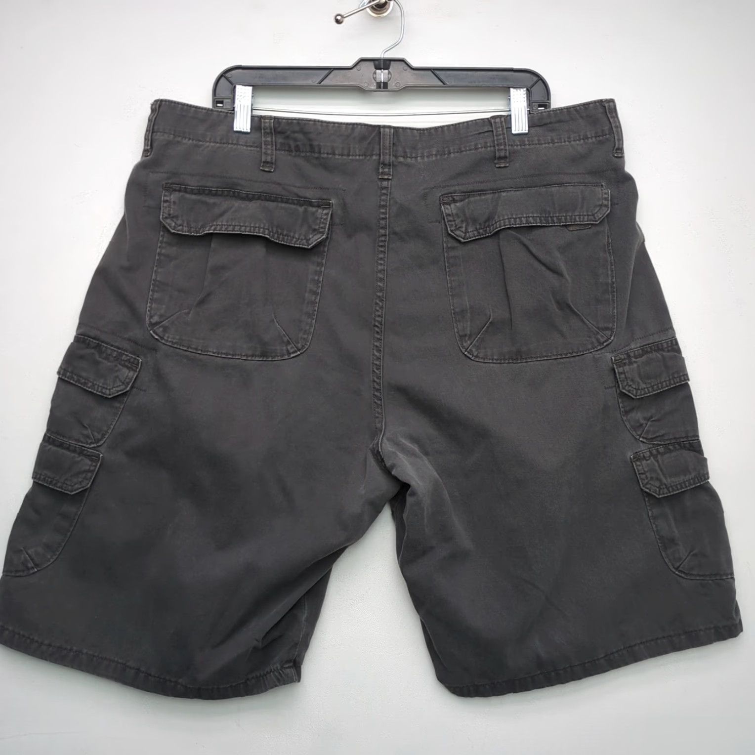 Lee Lee Shorts Cargo Cotton Outdoor Pockets Mens 40 Gray Inseam 11 Regular Waist 40 Shorts Brown? Size US 40 / EU 56 - 2 Thumbnail