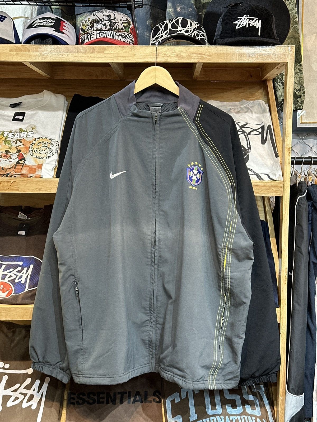 Nike ❗️Rare❗️Vintage Brazil 🇧🇷 2005-06 Track Jacket Size US XL / EU 56 / 4 - 1 Thumbnail