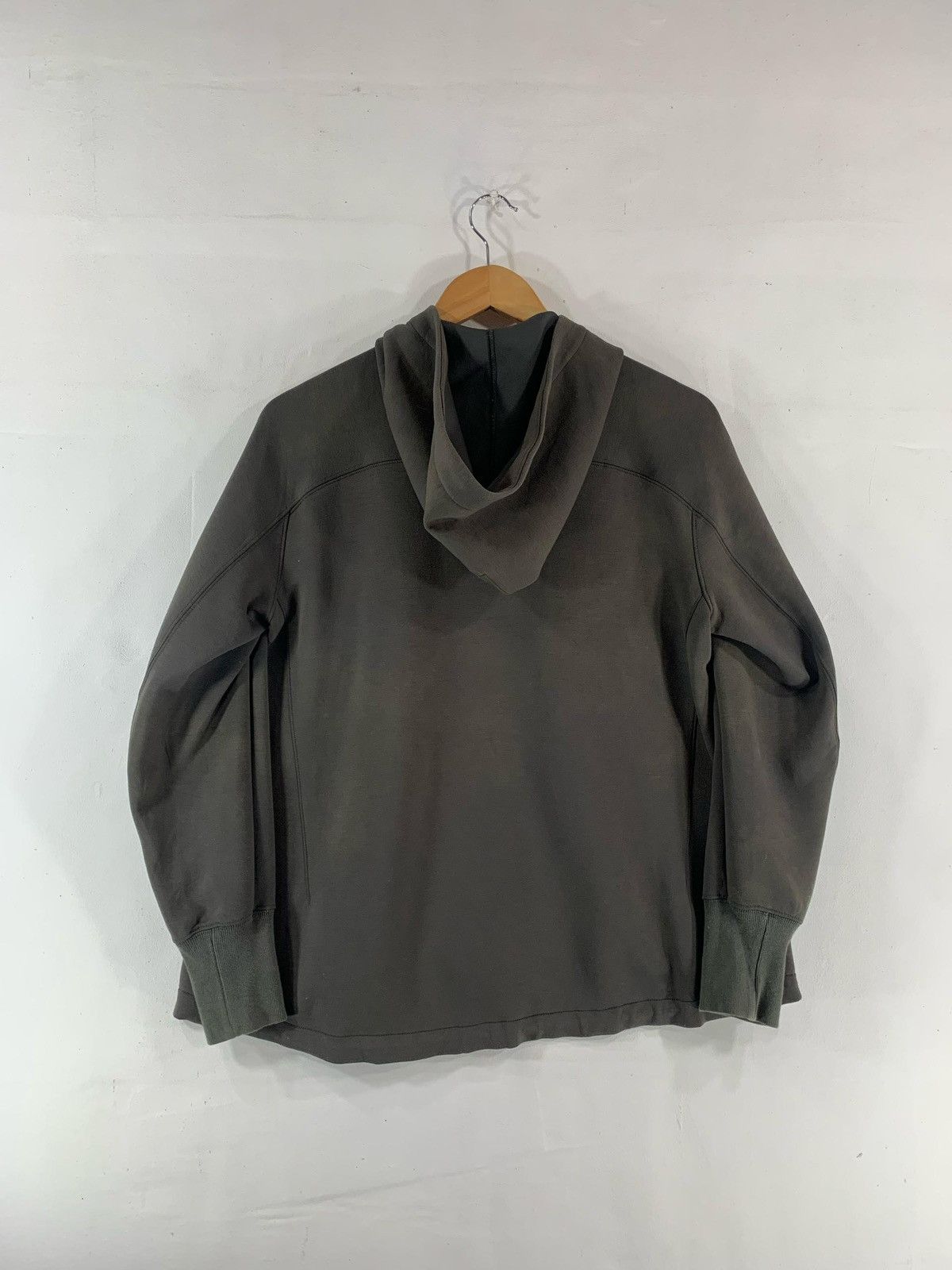 Japanese Brand × Jil Sander × Uniqlo Uniqlo X jil sander Full Zipper Hoodie Size US M / EU 48-50 / 2 - 2 Thumbnail