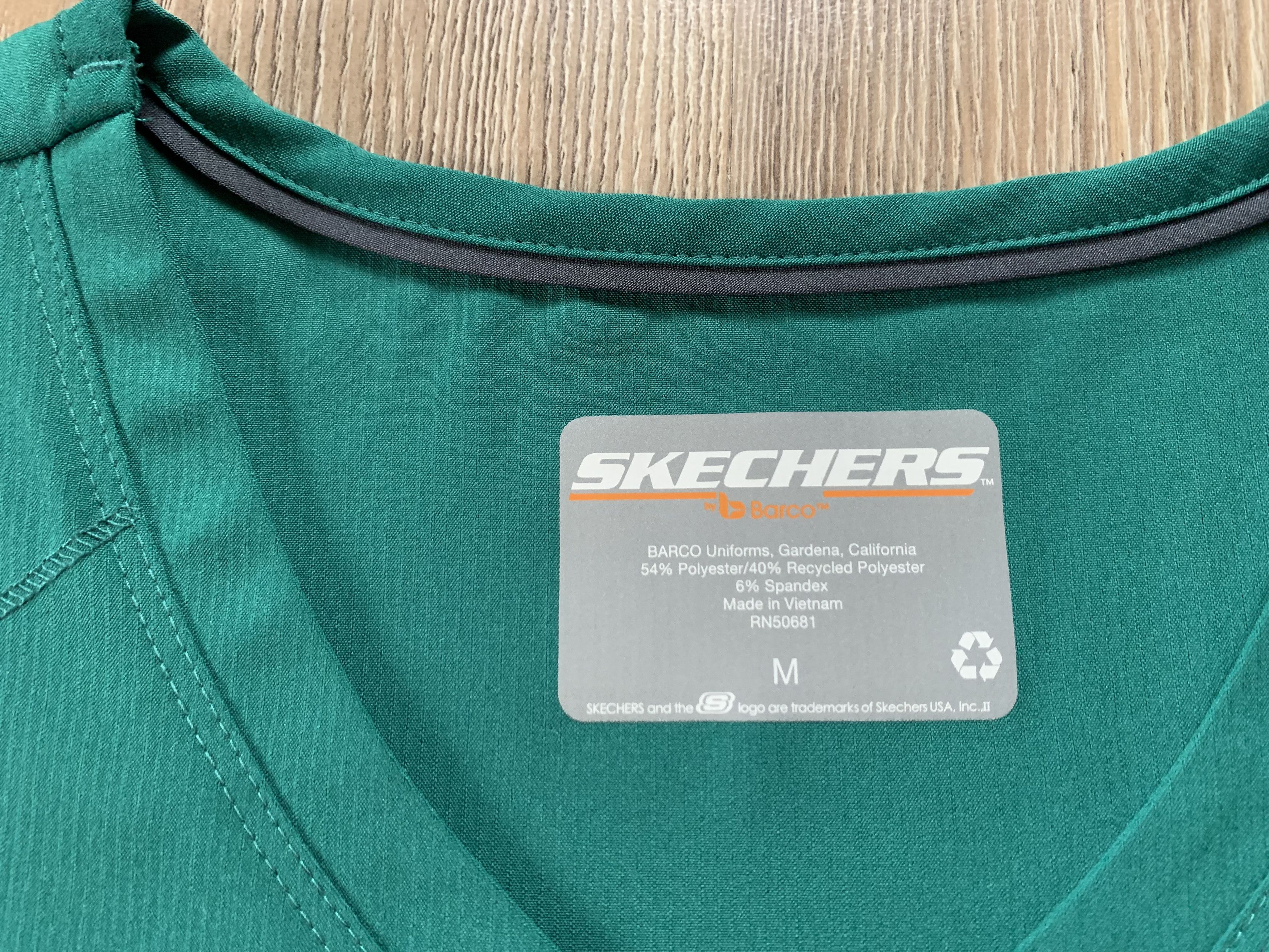 SKECHERS Skechers by Barco Green Medical Scrub V-Neck T-Shirt Size M / US 6-8 / IT 42-44 - 6 Thumbnail