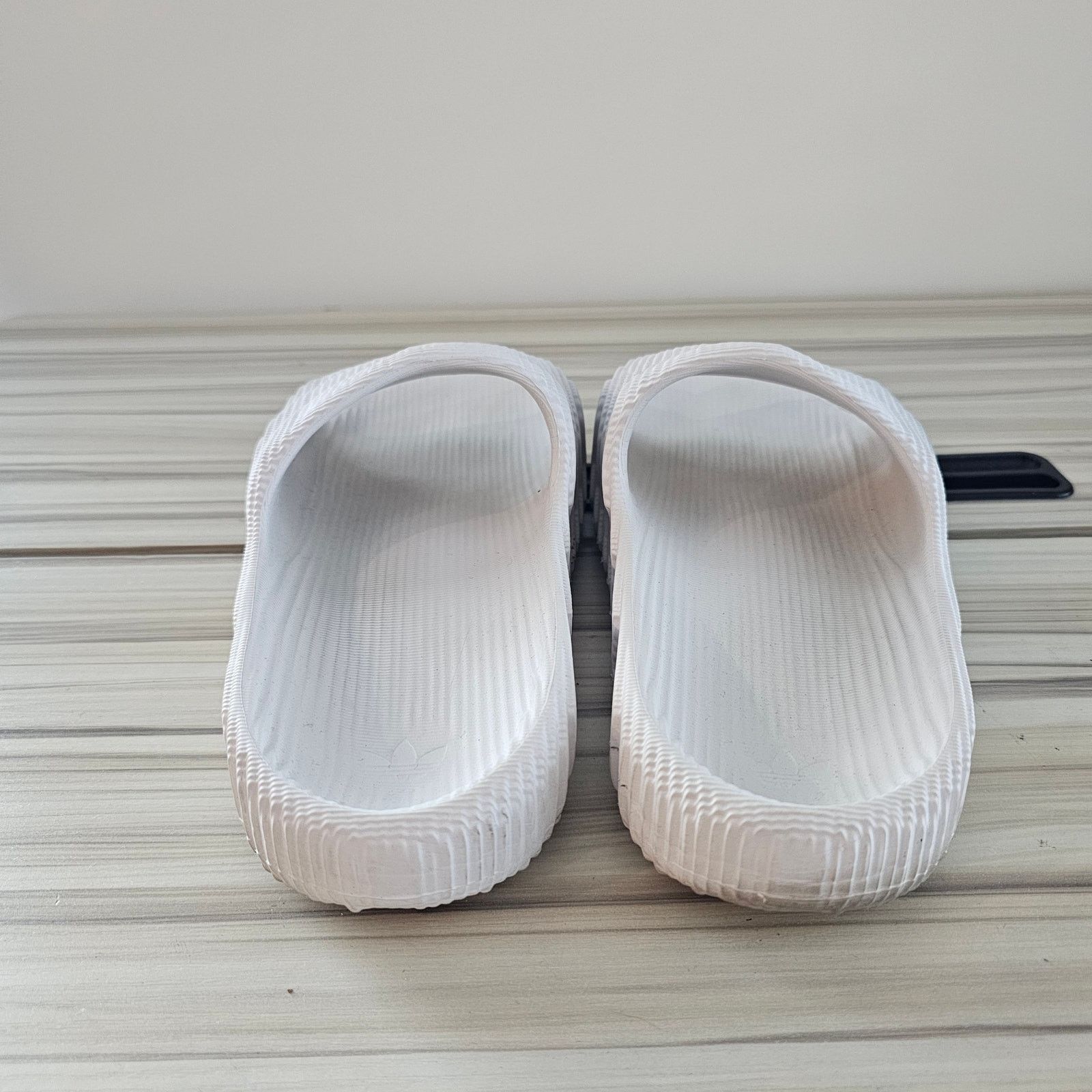 Adidas Adidas Adilette 22 Men's Slide Sandals White Size 5 Size US 5 / EU 37 - 6 Thumbnail